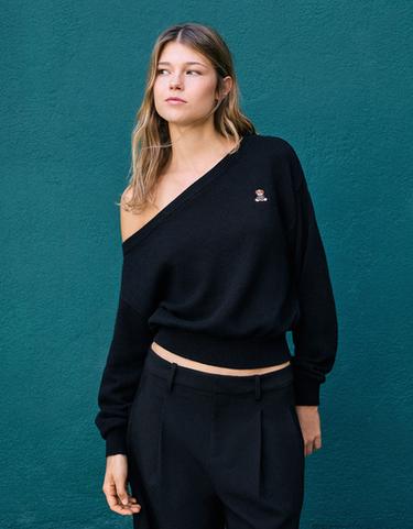Bear embroidered boat neck jumper — Black 1