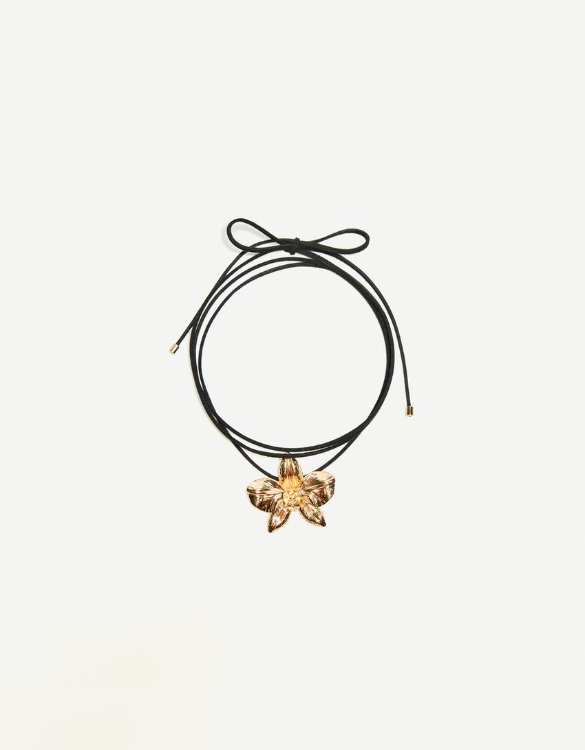 Necklace with flower pendant-Gold-1