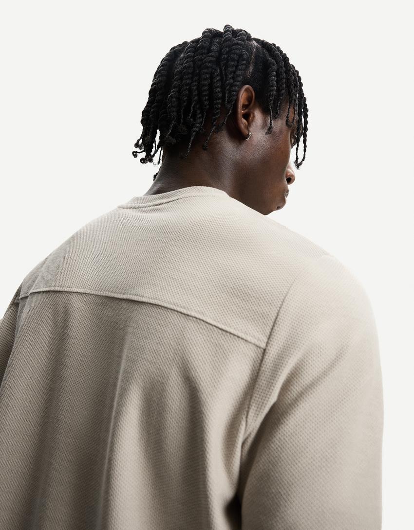 Textured short sleeve T-shirt-Camel-3