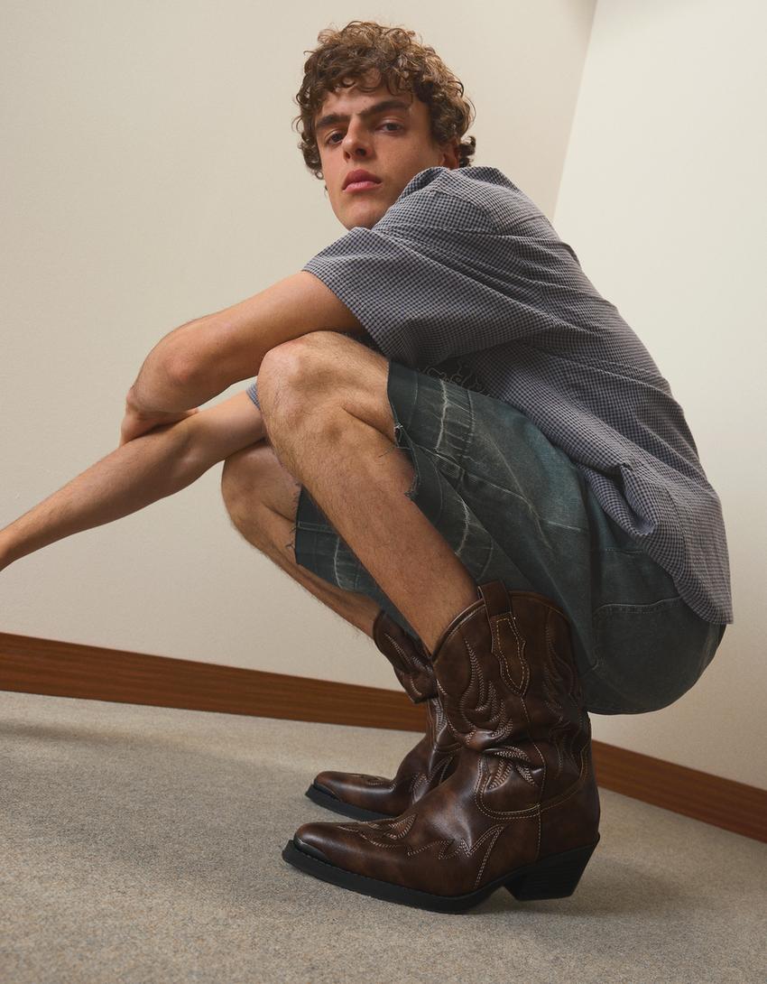 Cowboy boot with toe detail-Brown