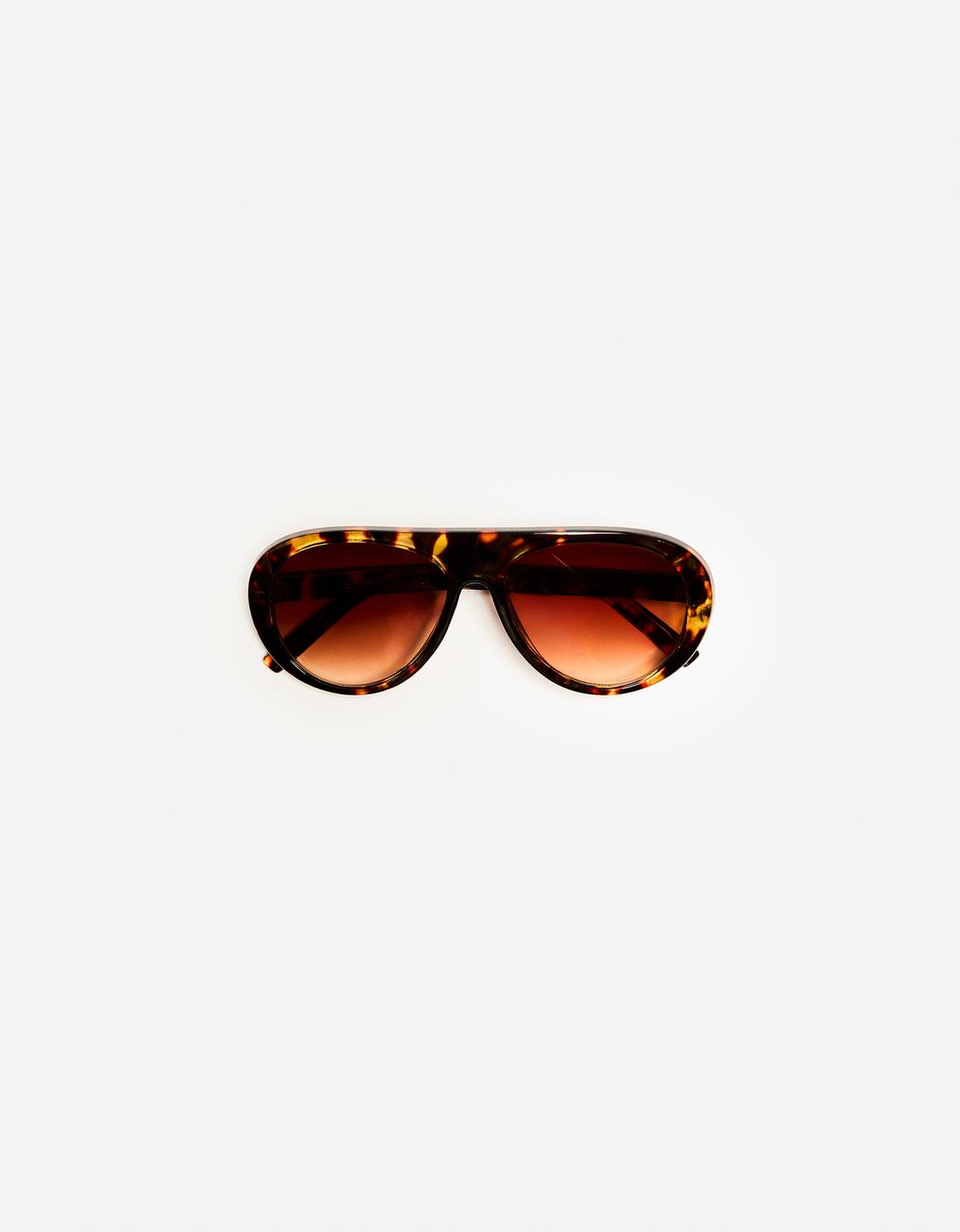 Resin sunglasses