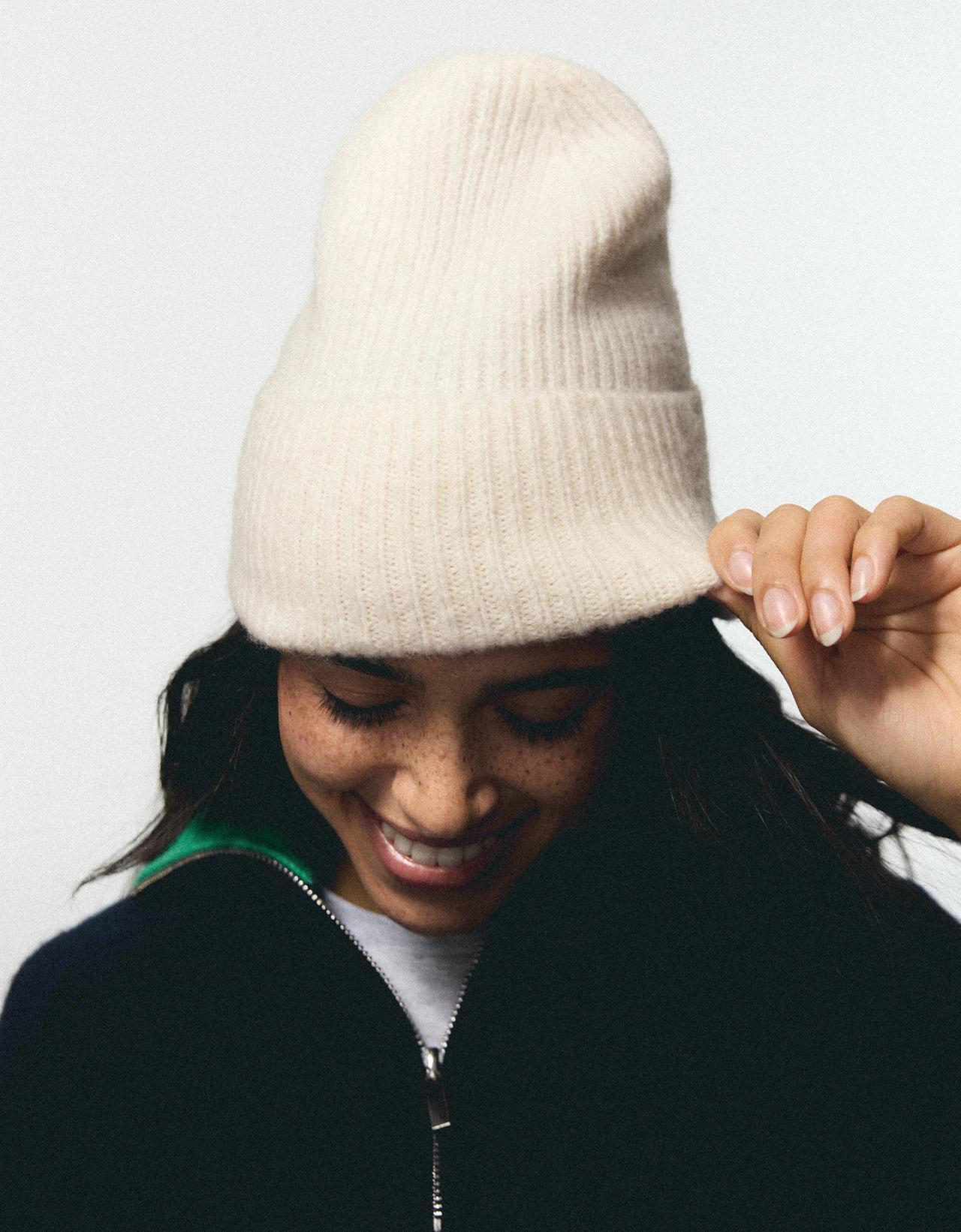 Turn-up knit beanie — Cream