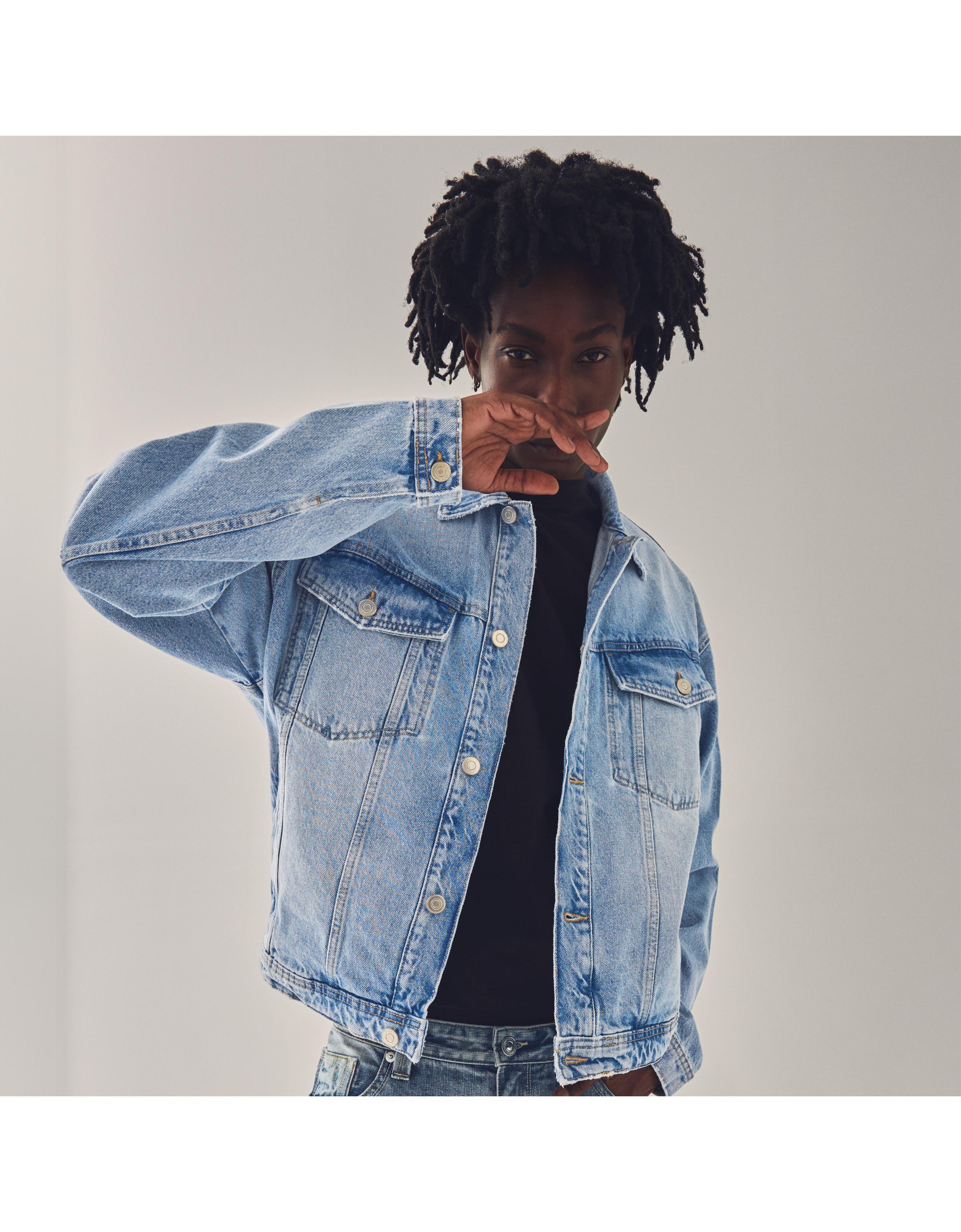 Denim jacket — Light blue