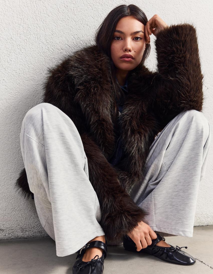 Kunstfelljacke Jacken und Trenchcoats Damen Bershka