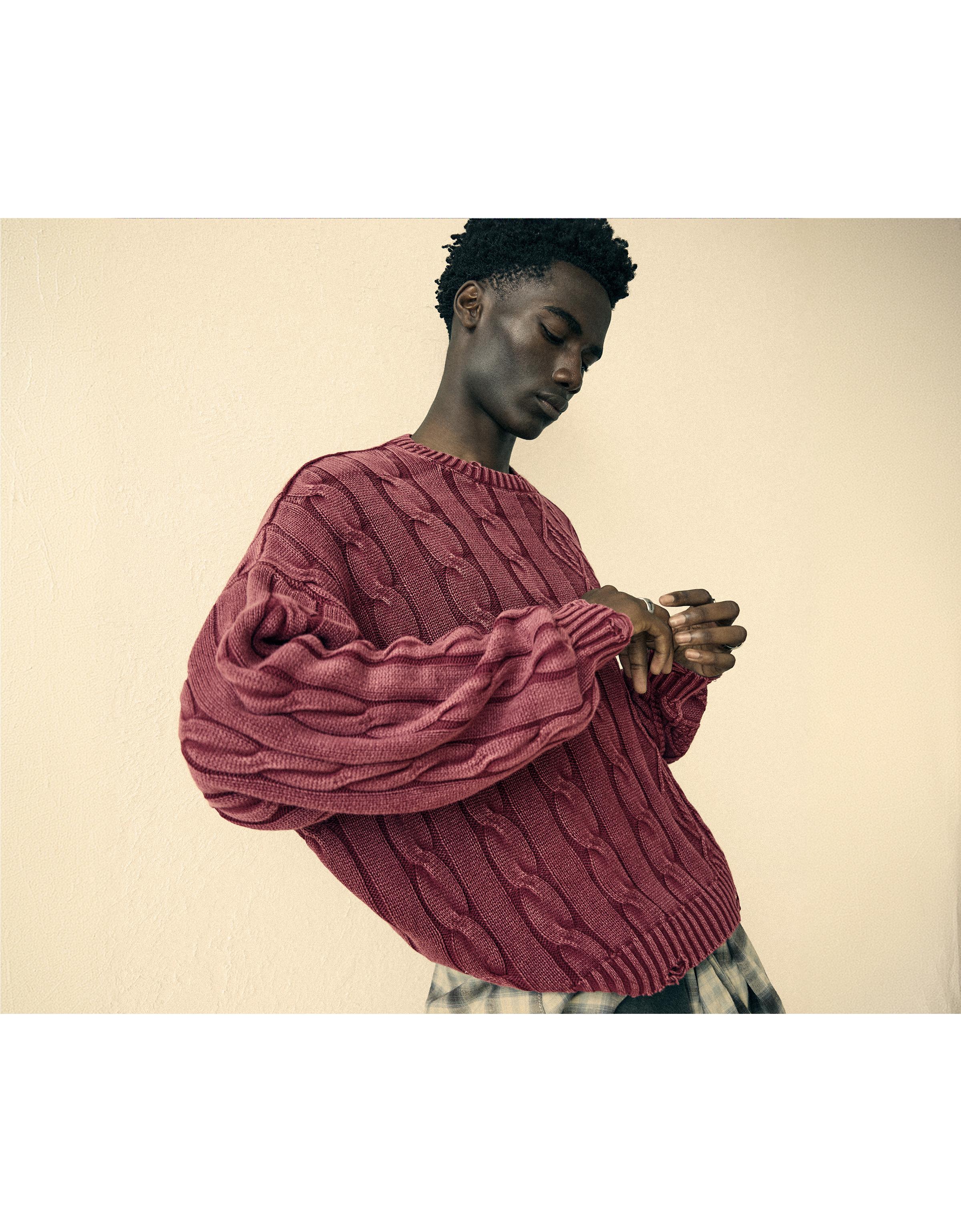 Washed-effect cable-knit jumper — Maroon