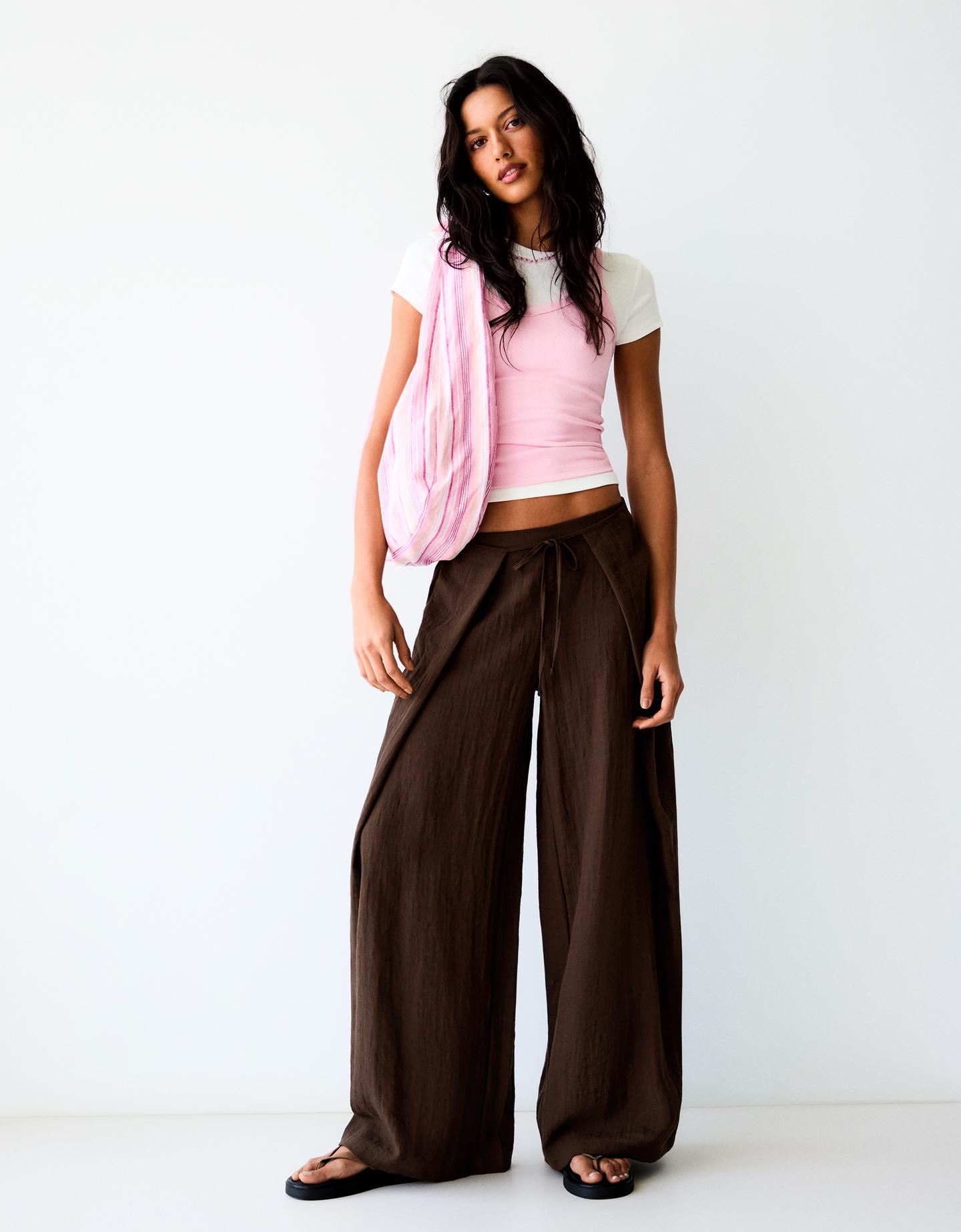 Bershka Pantalón Wide Leg Rústico Pliegues Mujer Marrón