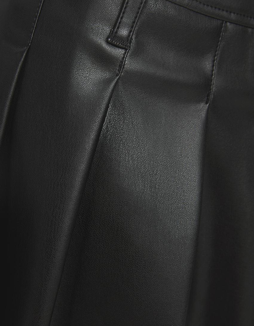 تنورة قصيرة من جلد صناعي بثنيات-أسود-5