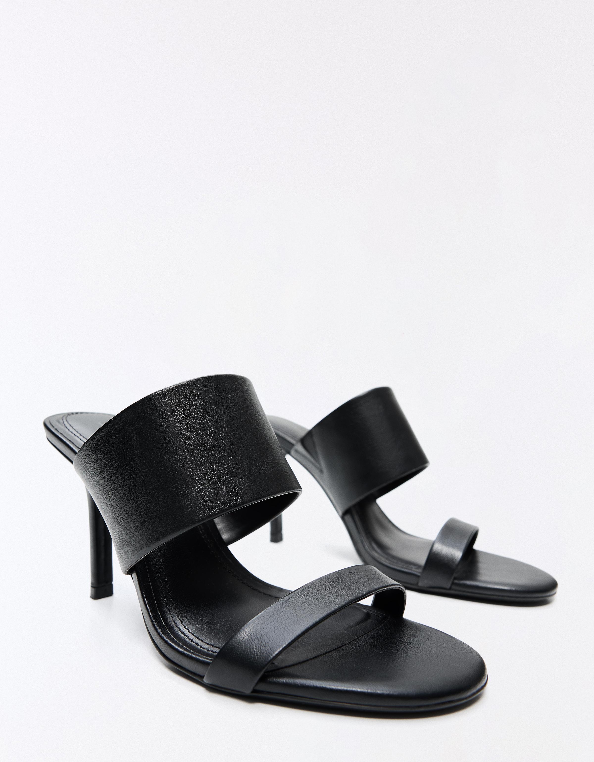 MULE HEELED SANDALS — BLACK
