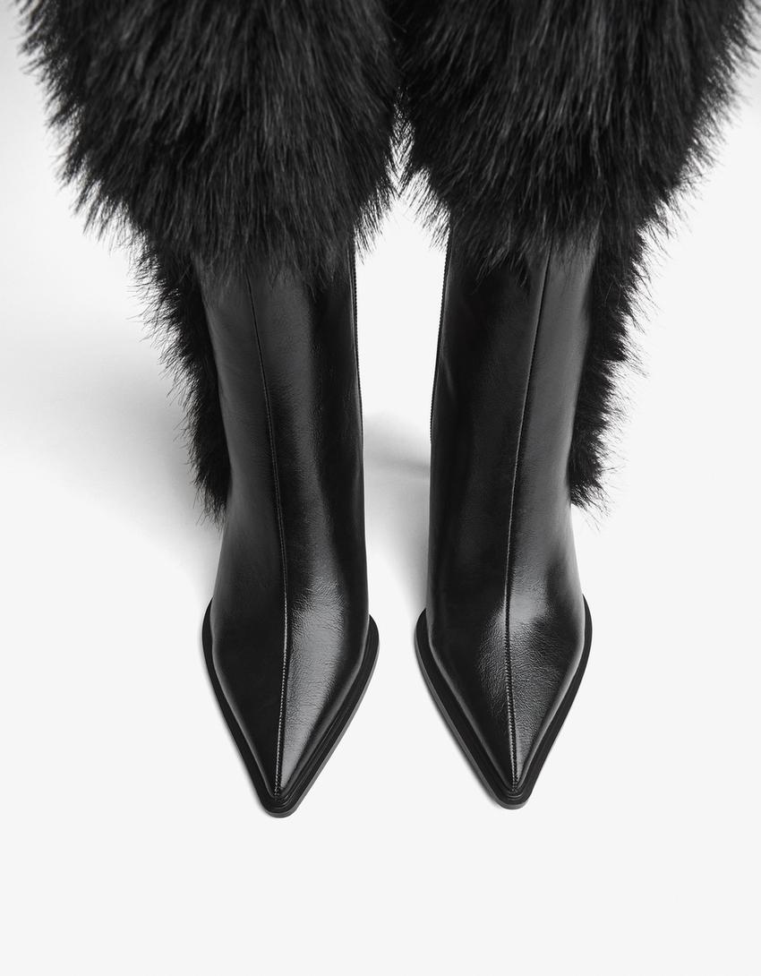 Heeled ankle boots with fur detail-BLACK