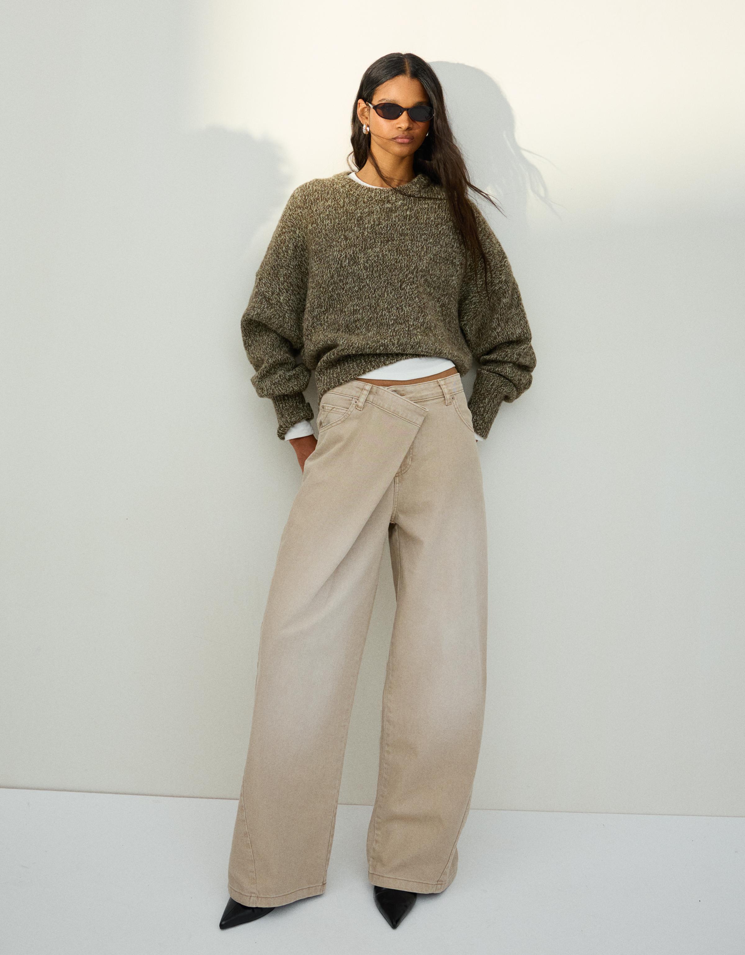 Barrel-leg trousers