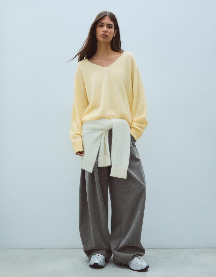 Cashmere wool V-neck sweater-Yellow