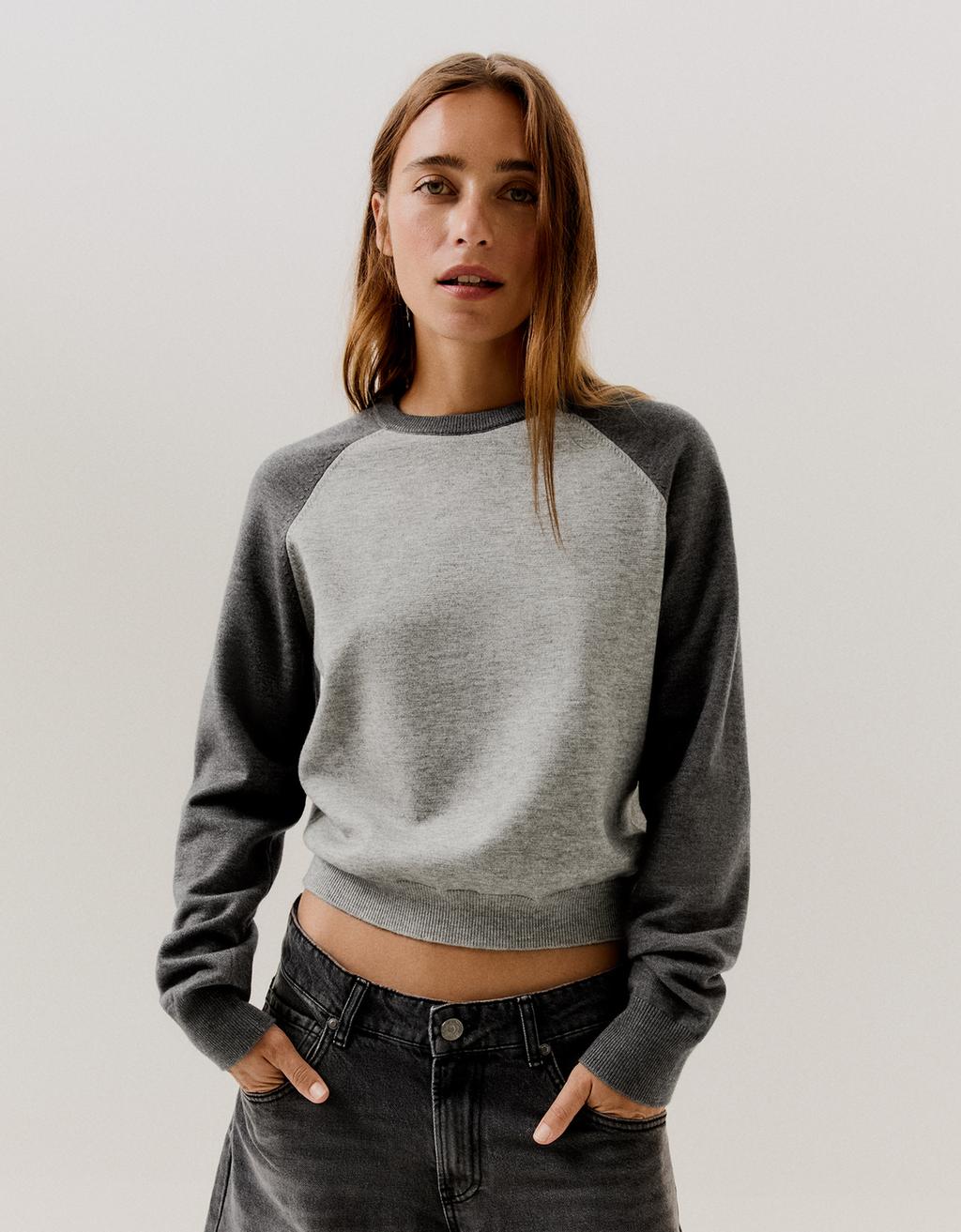 Round neck raglan jumper