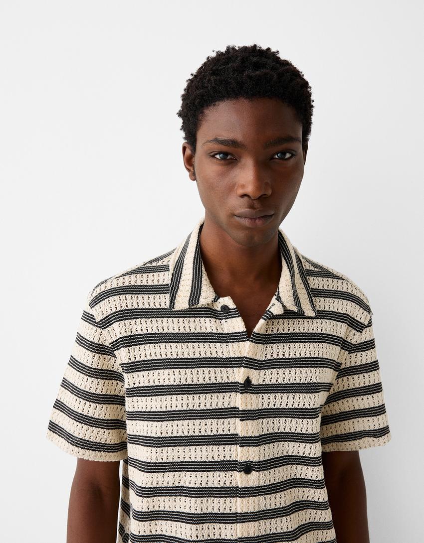 قميص مخطط بأكمام قصيرة وغرز مخرمة-أبيض / أسود-2