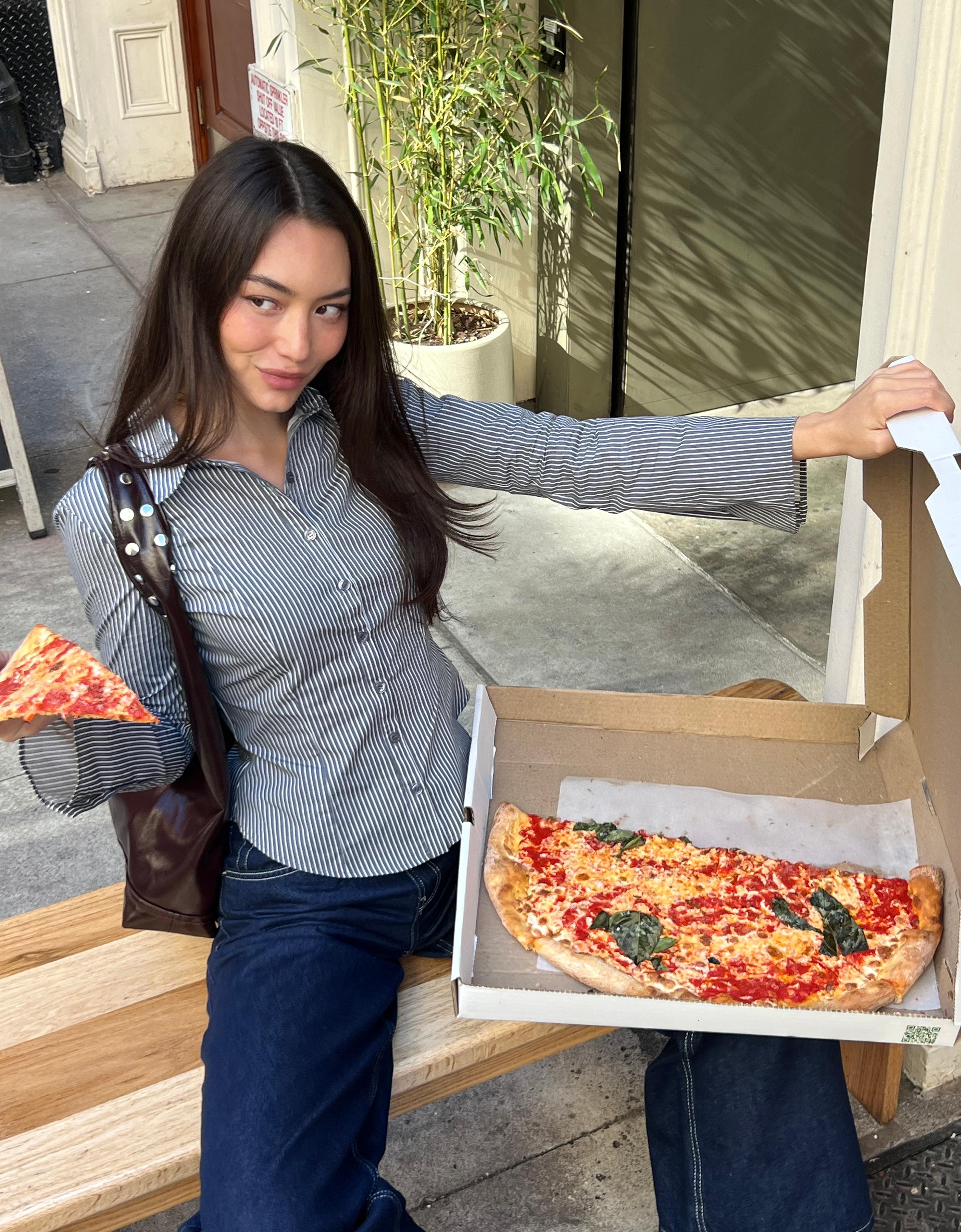 Bershka Figurbetonte Bluse Mit Trompetenärmeln Damen Xs Grau