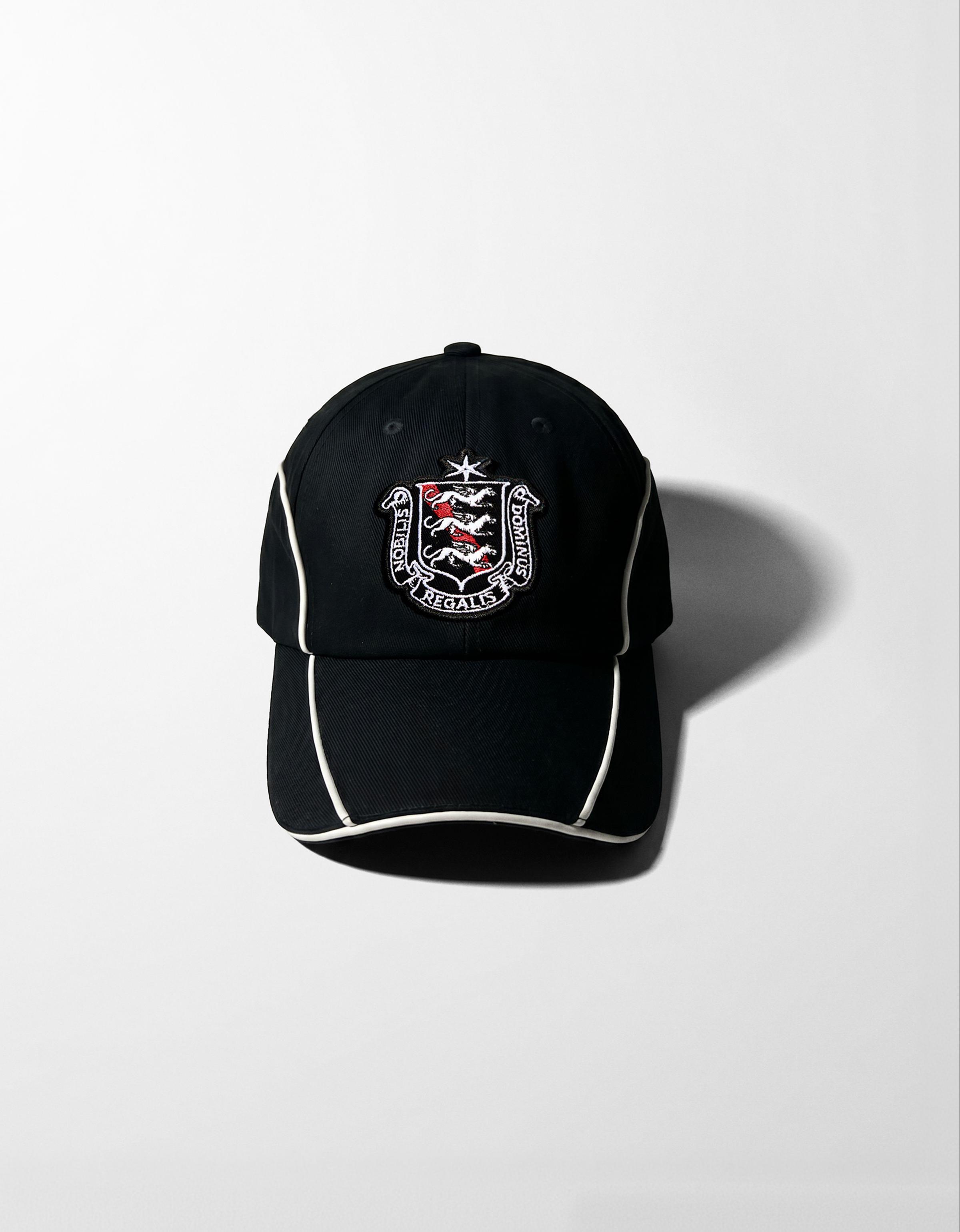 Embroidered cap — Black