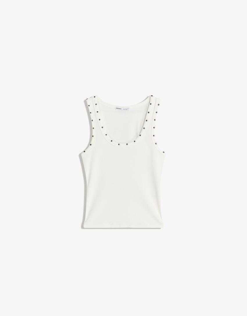 Camiseta sin mangas tachas-Blanco roto