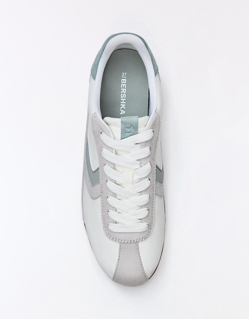 Sneaker im Retro-Look mit dünner Sohle-Weiss