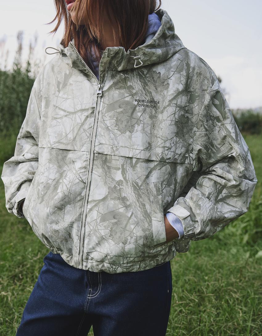 Hooded puffer jacket with print-Grey