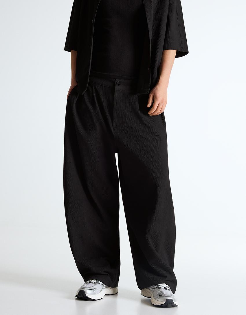 Pleated semi-jogger super baggy trousers-Black