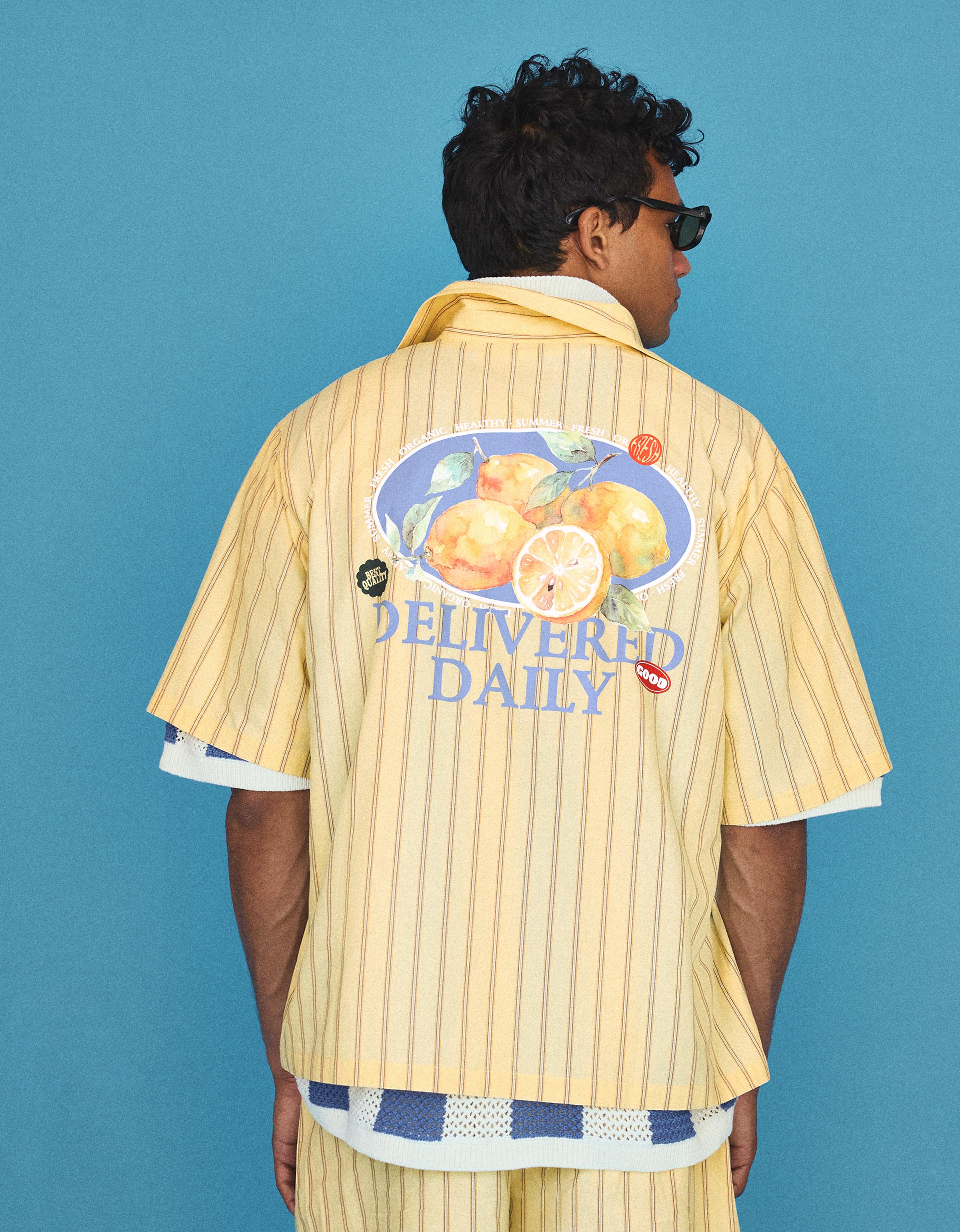 Camisa Manga Corta Boxy Print Hombre S Amarillo