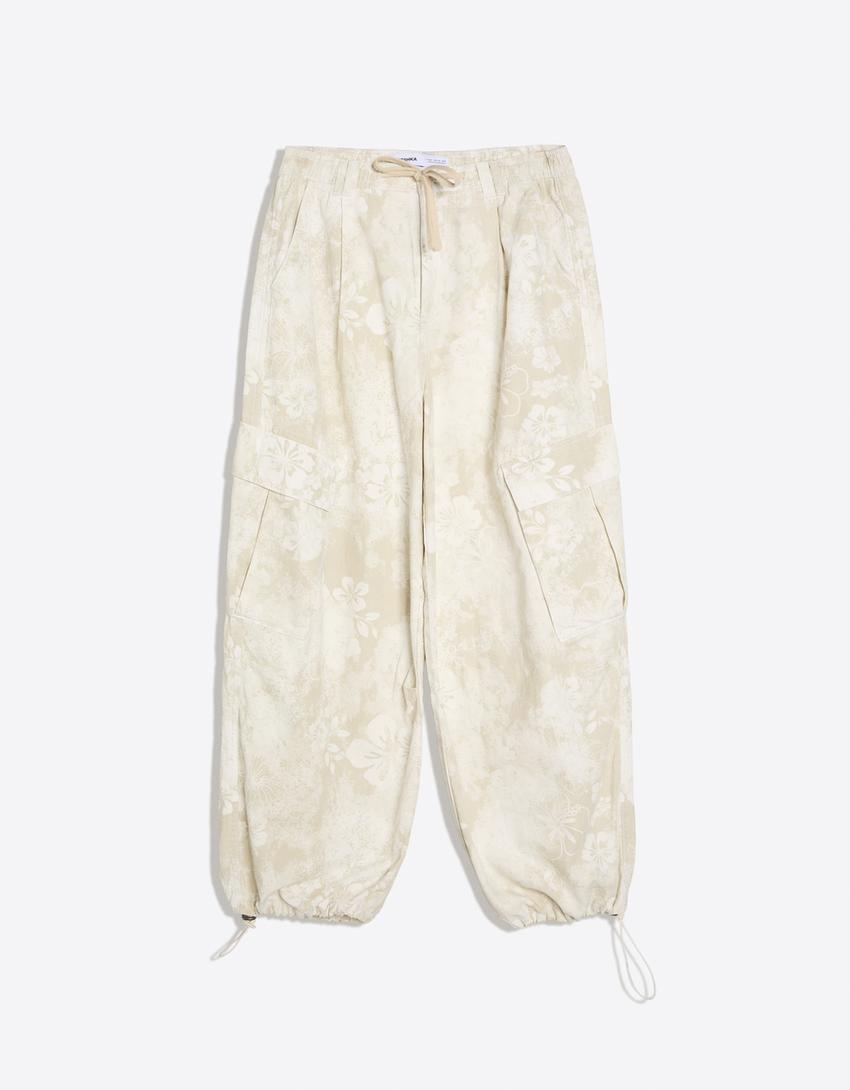 Printed cargo trousers-Sand
