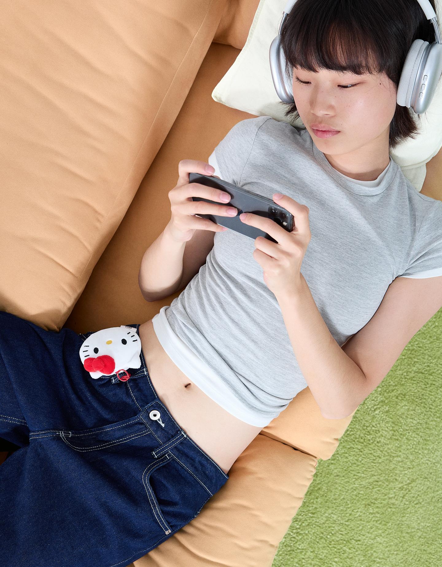 Bershka brelok hello kitty biały