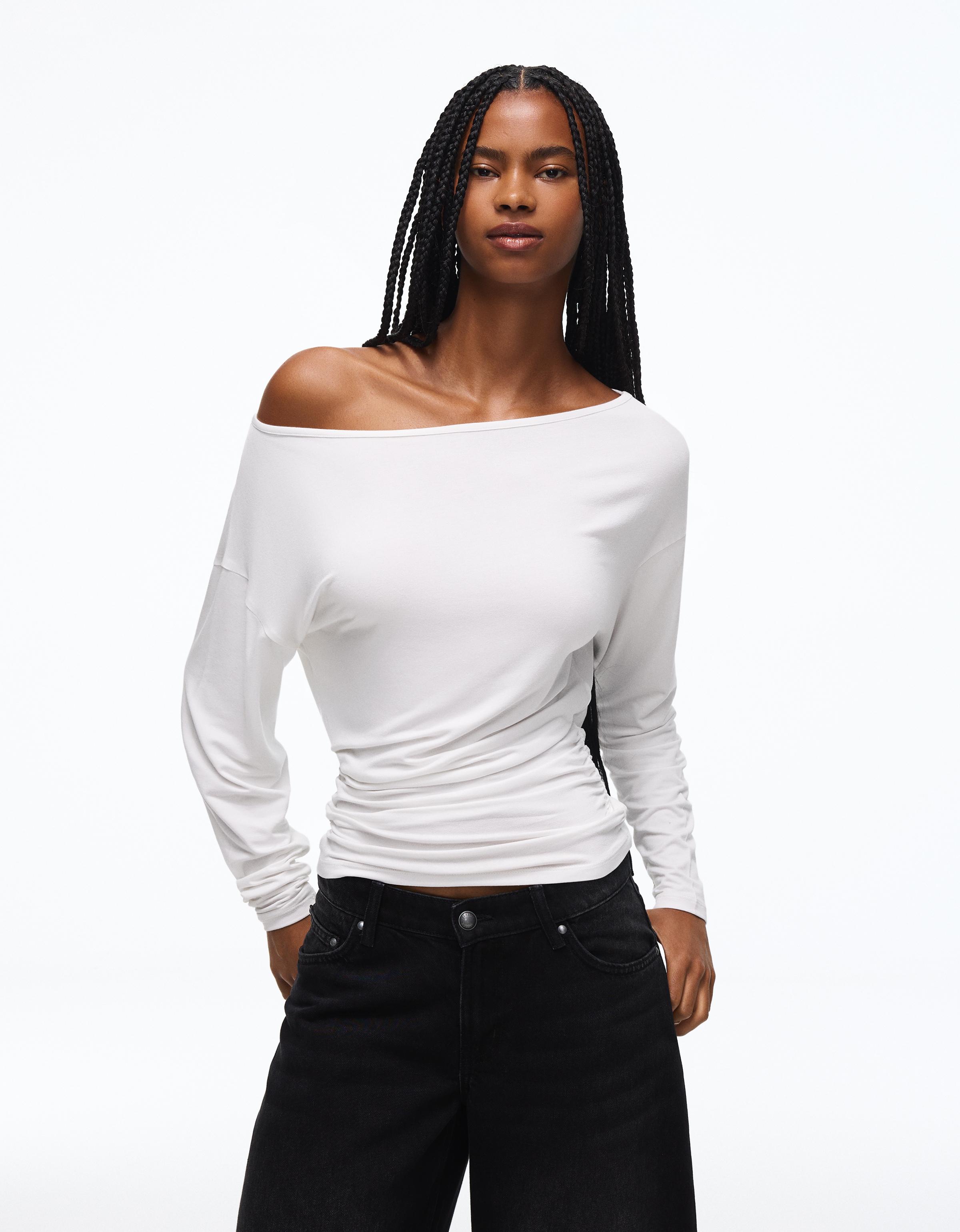 Asymmetric neck long-sleeved T-shirt — Off white