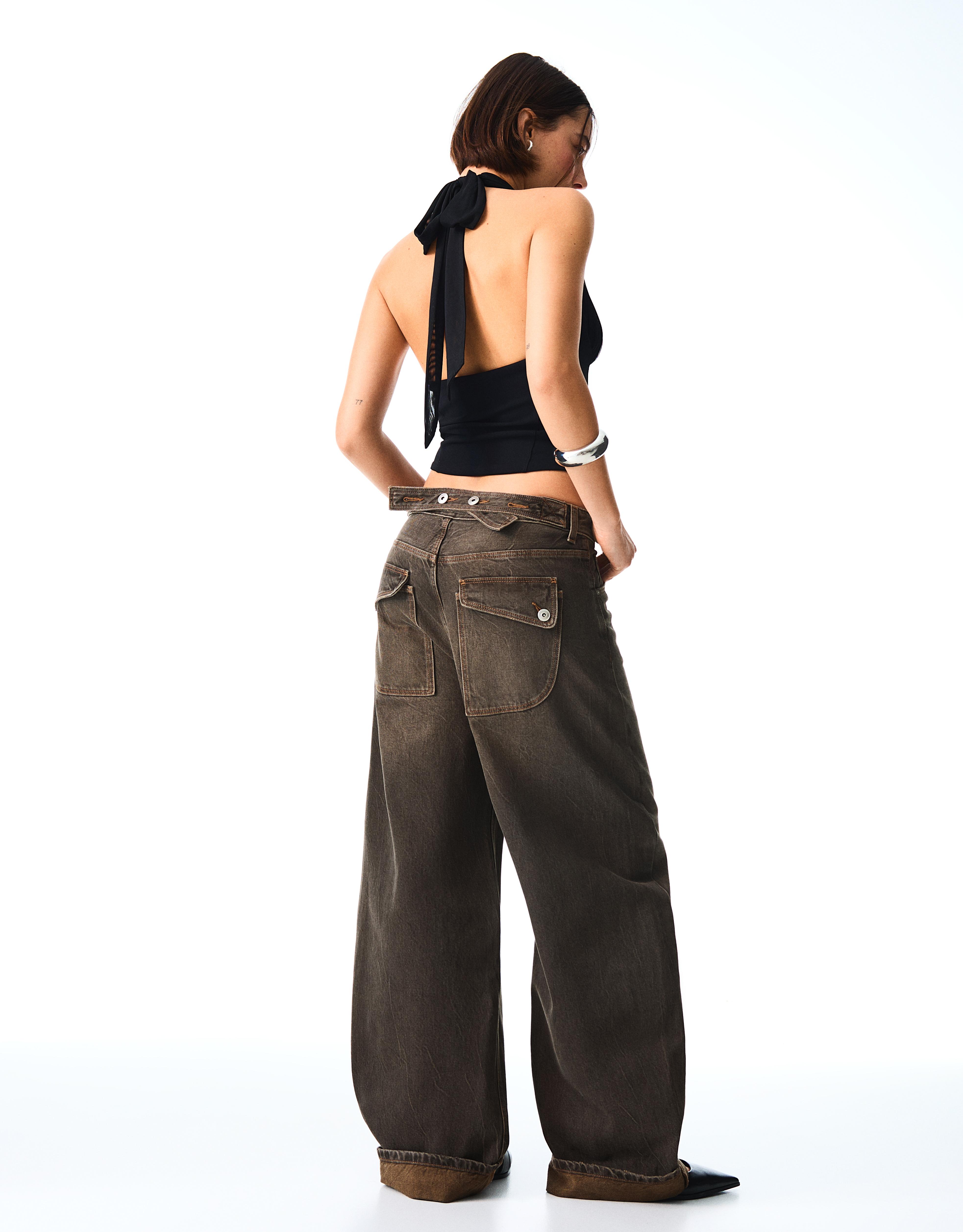 Ripped balloon fit jeans with back buckle — Black