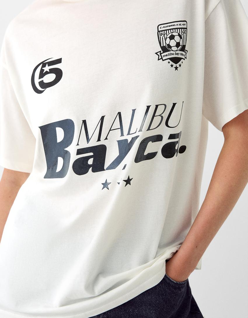 تيشرت رياضي بأكمام قصيرة-كريمي-2