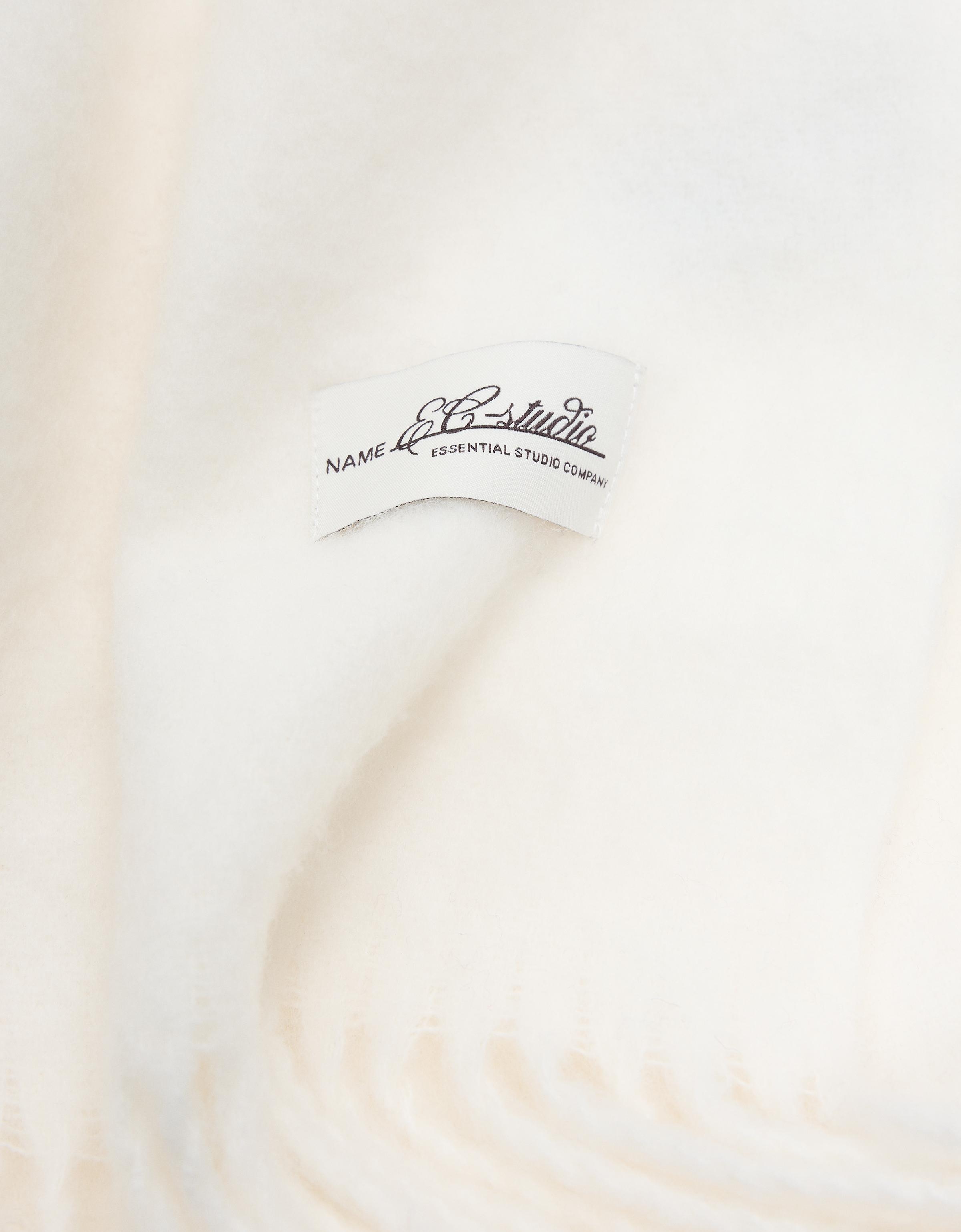 Fine fringed scarf — White