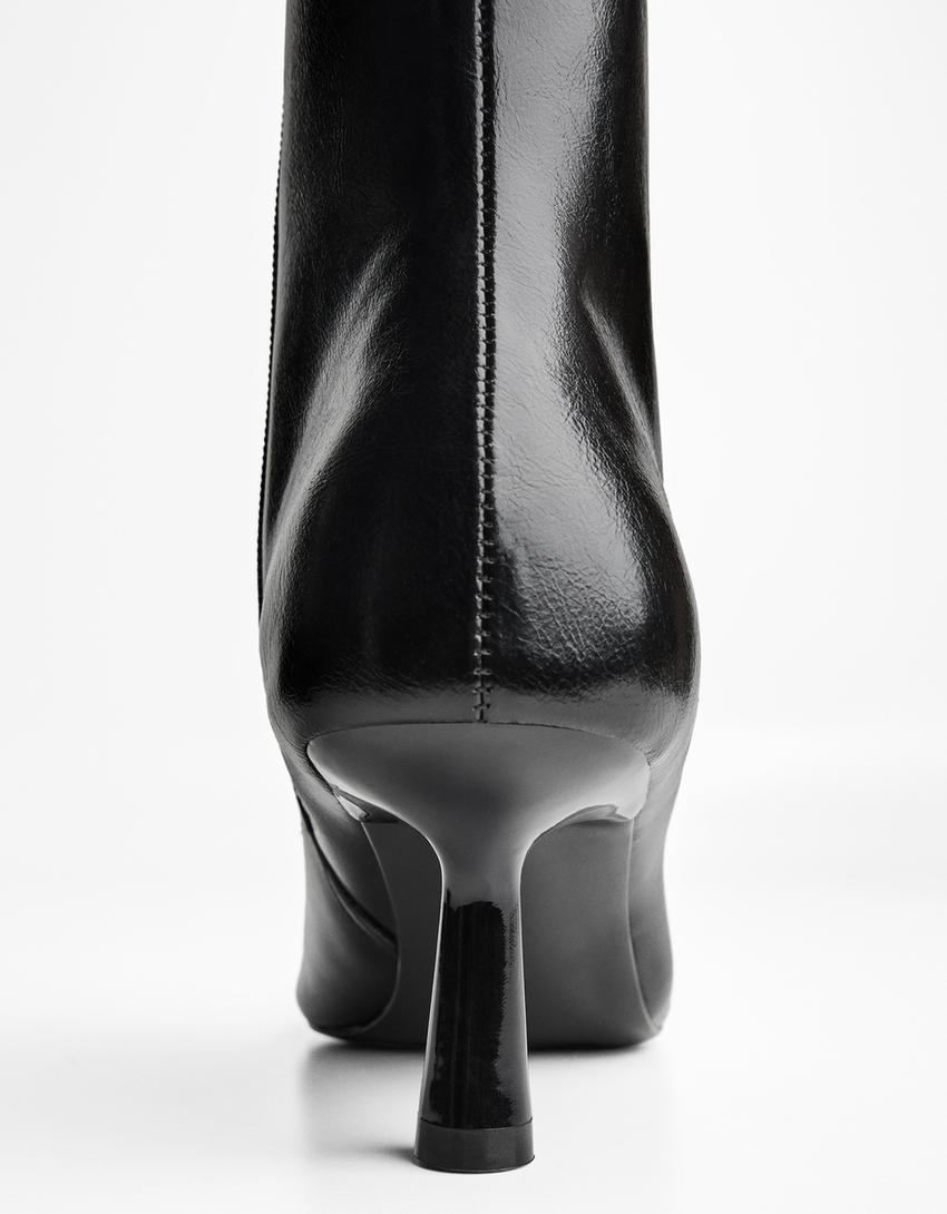 Kitten heel ankle boots-BLACK-1