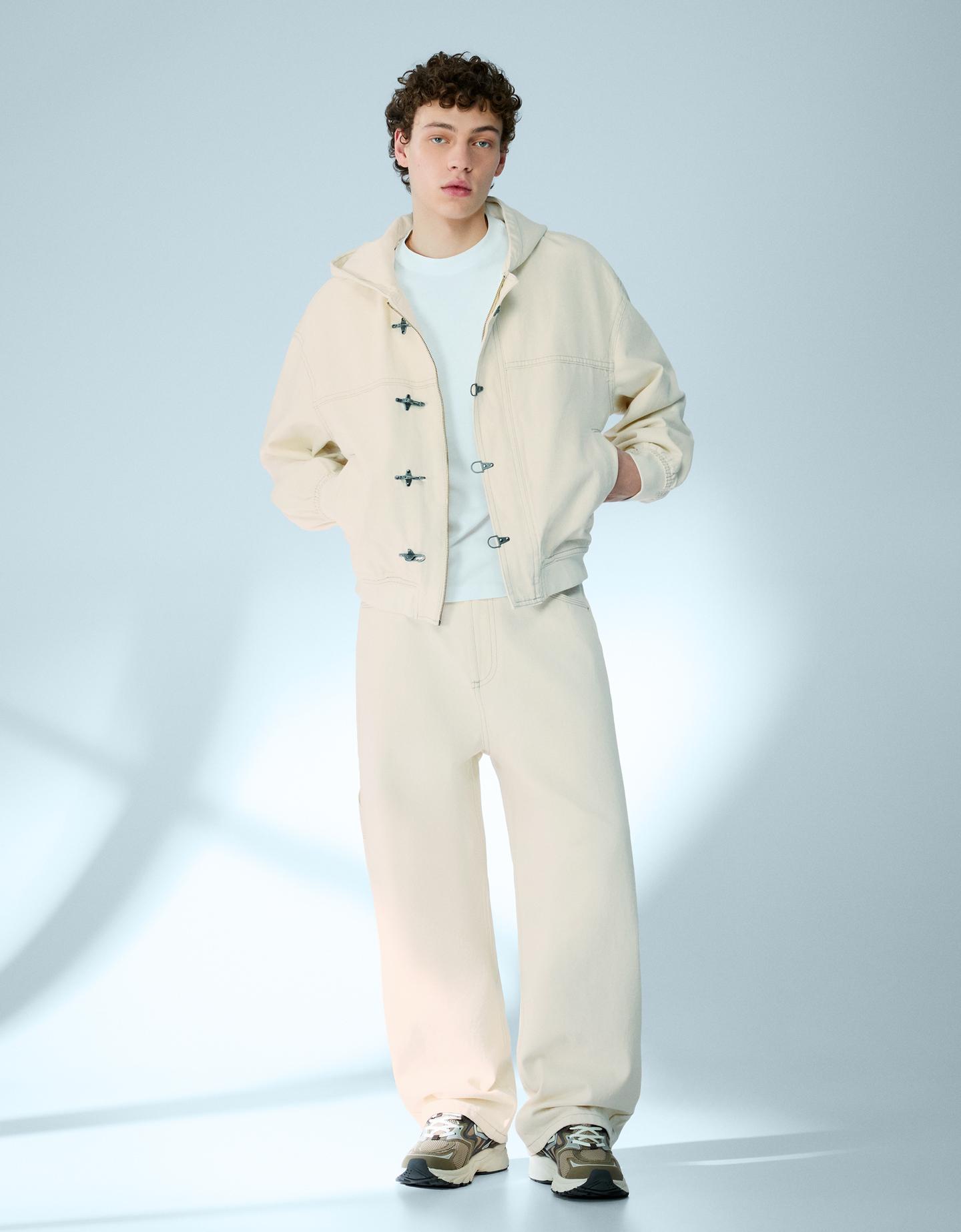 Bershka haftowane jeansy neo barrel carpenter kremowy