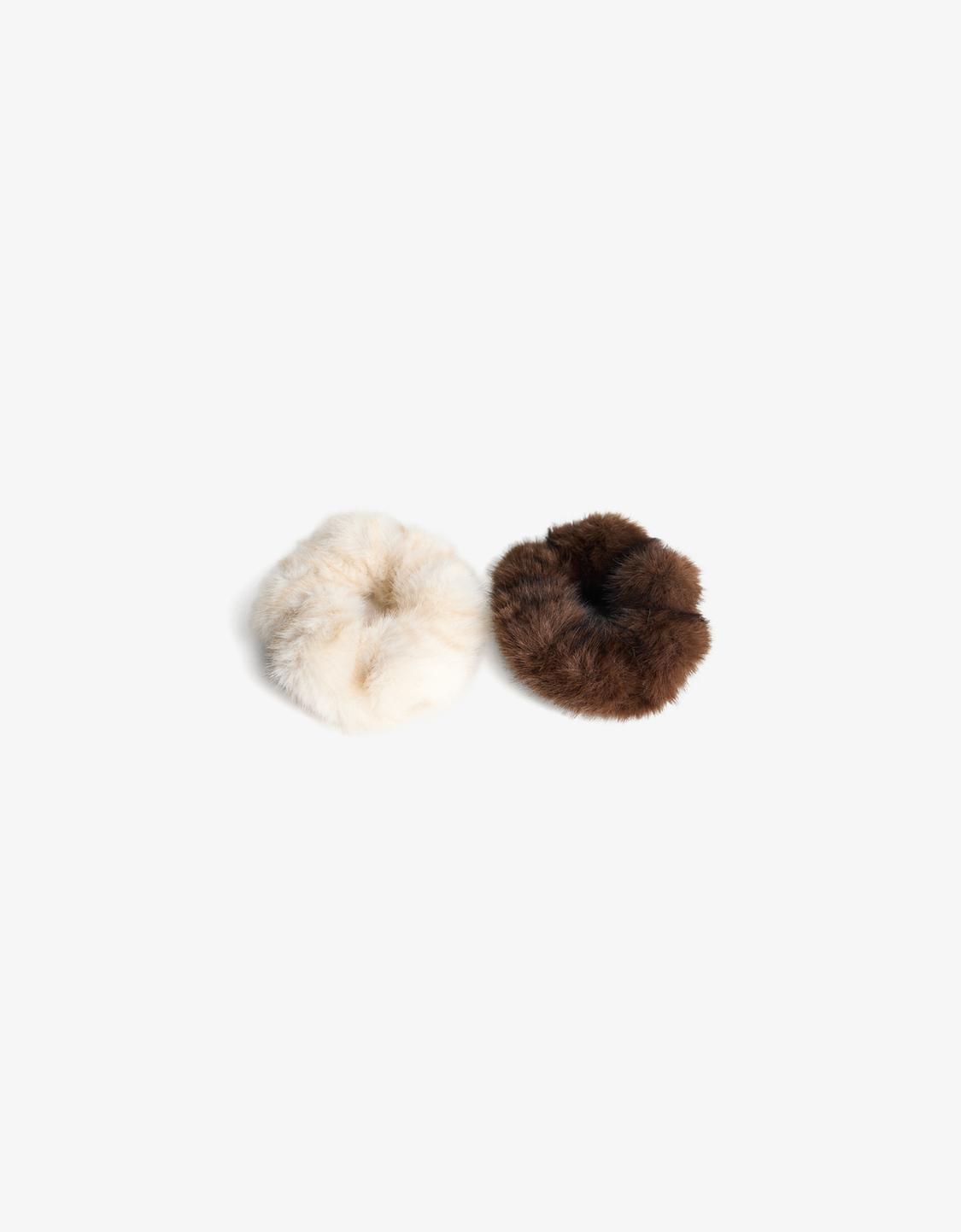 2-pack of faux fur scrunchies