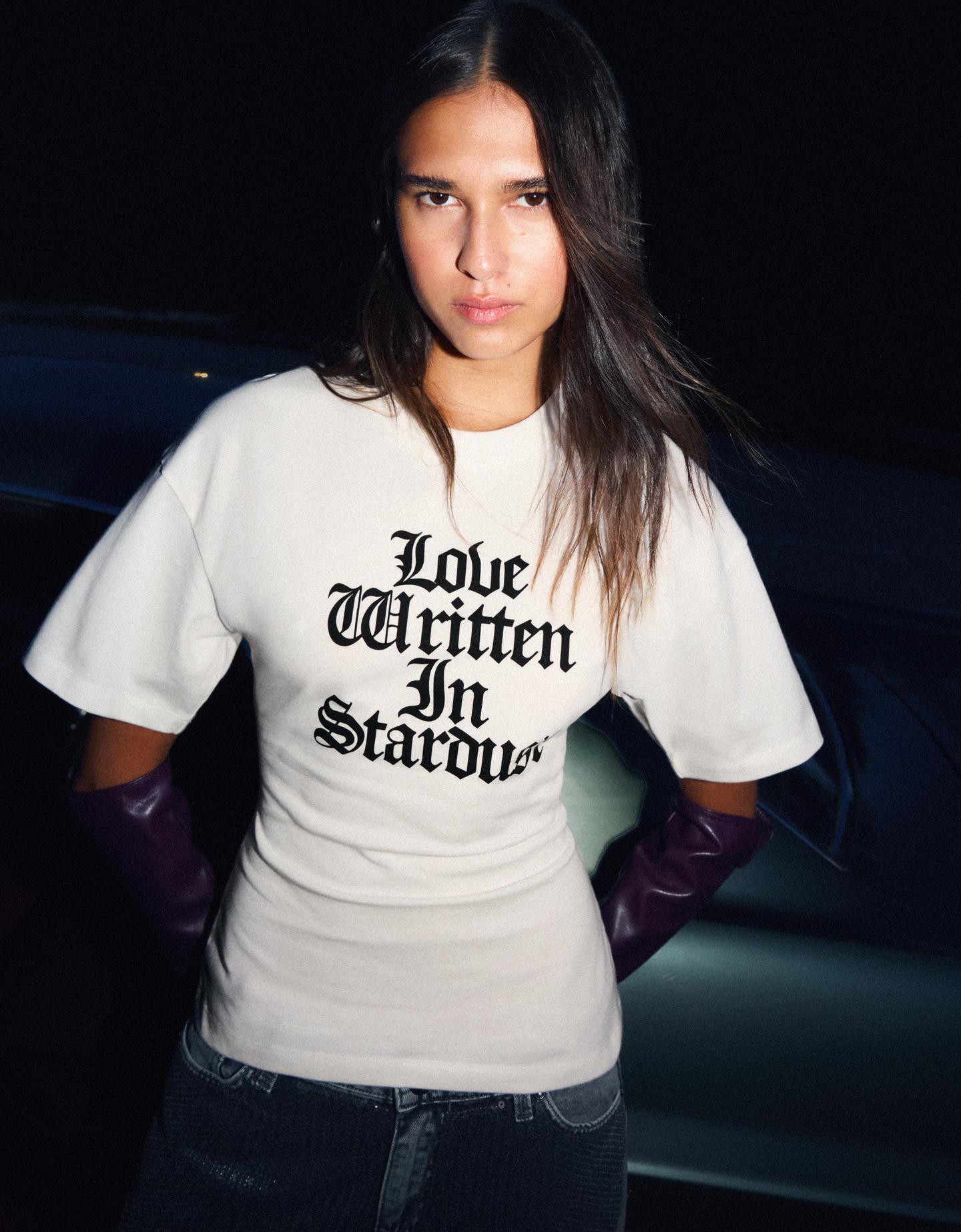 Bershka koszulka oversize z krótkim rękawem i nadrukiem biały złamany