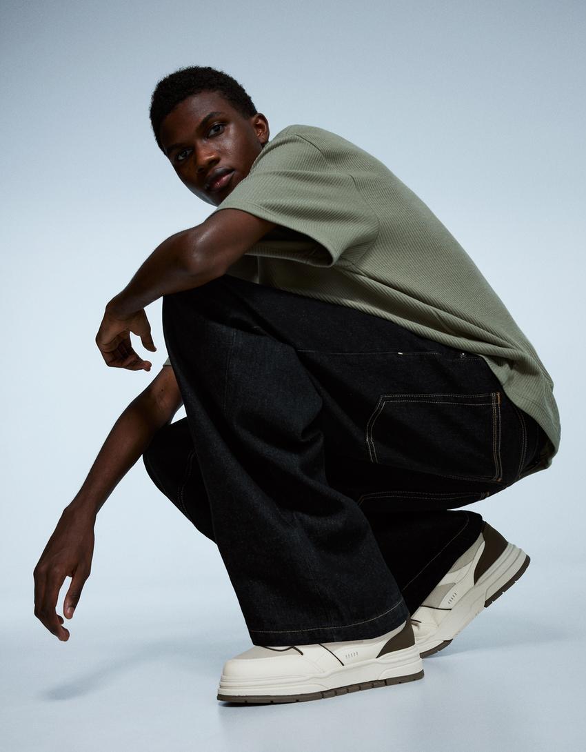 Sneaker mit dicker Sohle-Kombiniert