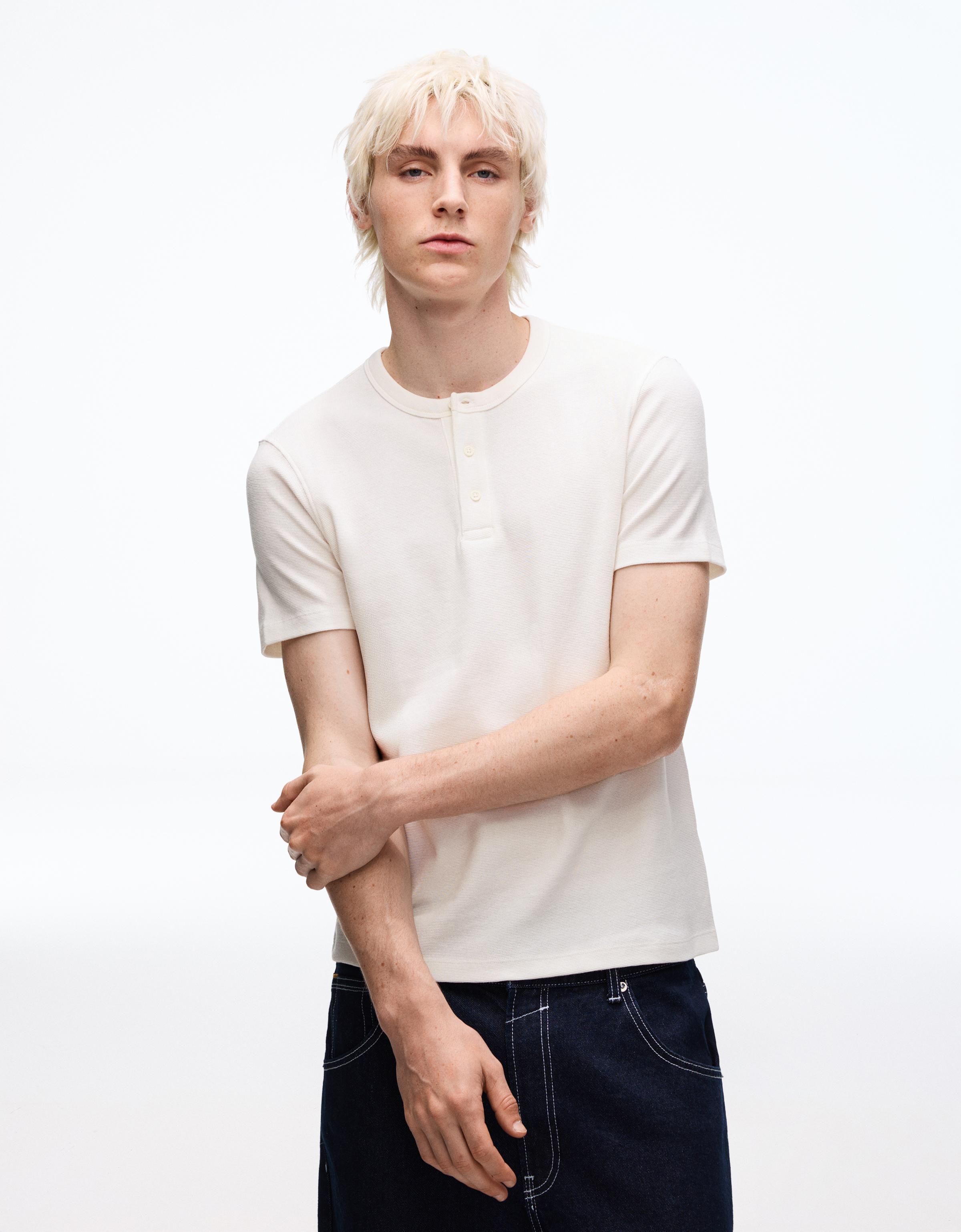 Bershka T-Shirt Mit Kurzen Ärmeln Und Waffelstruktur Herren Xs Grbrochenes Weiss