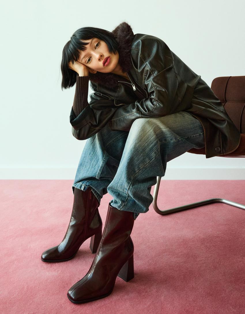 Chunky heel ankle boots-Maroon
