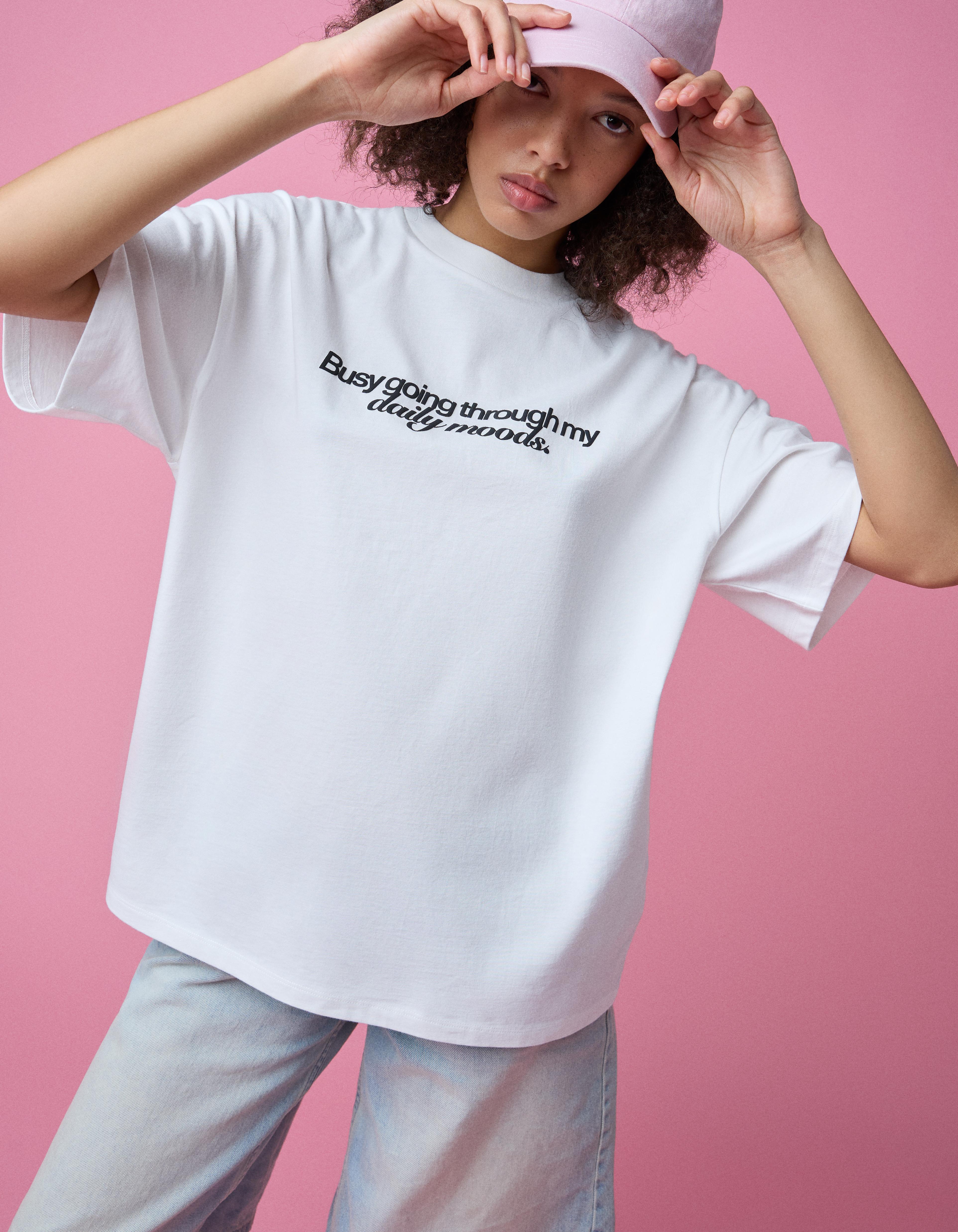 Kısa kollu BARBIE baskılı tişört - Görsel 17