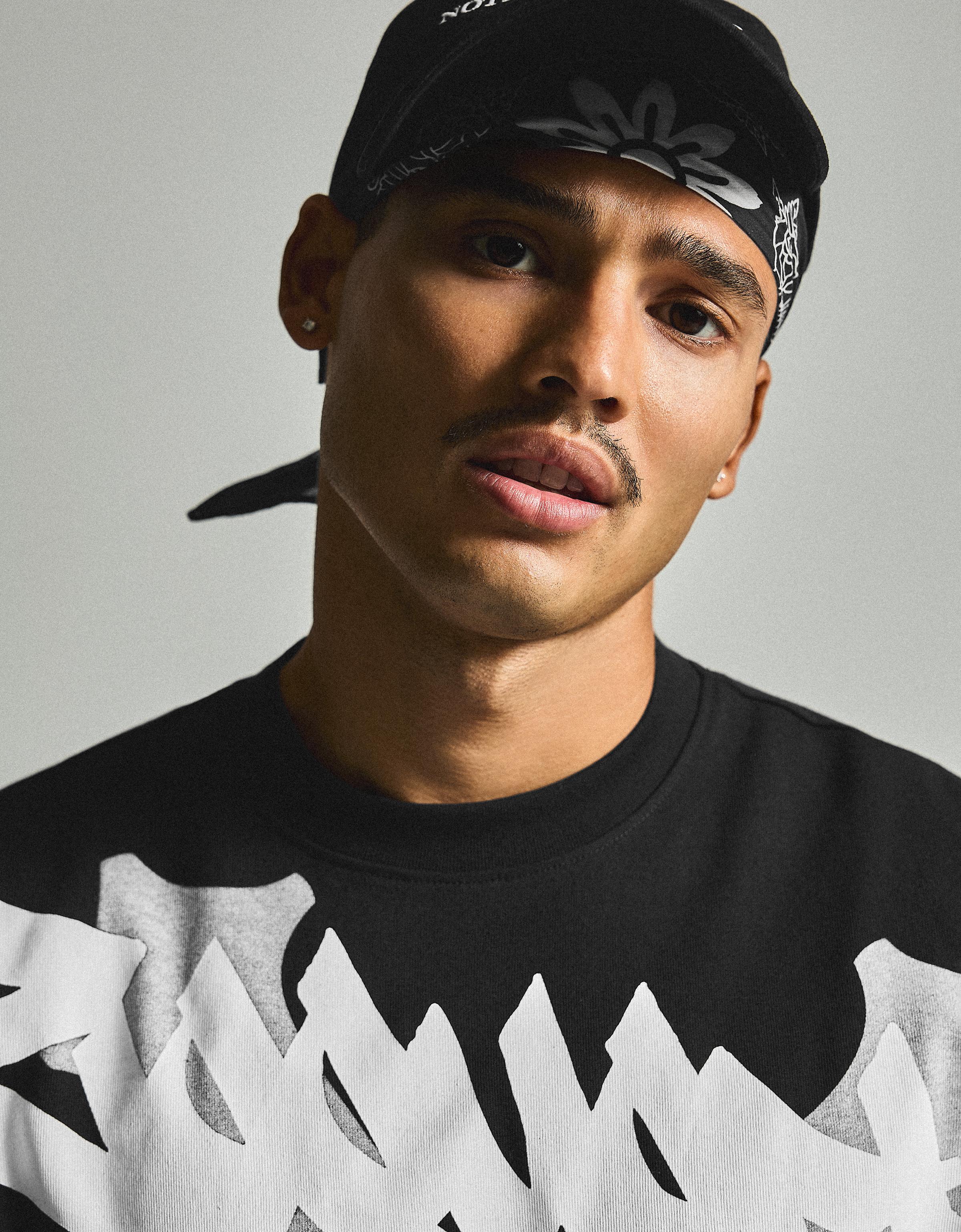 Short sleeve boxy ZOO YORK X BERSHKA T-shirt — Black