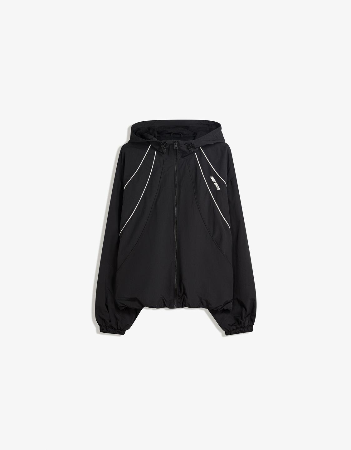 Lightweight hooded jacket