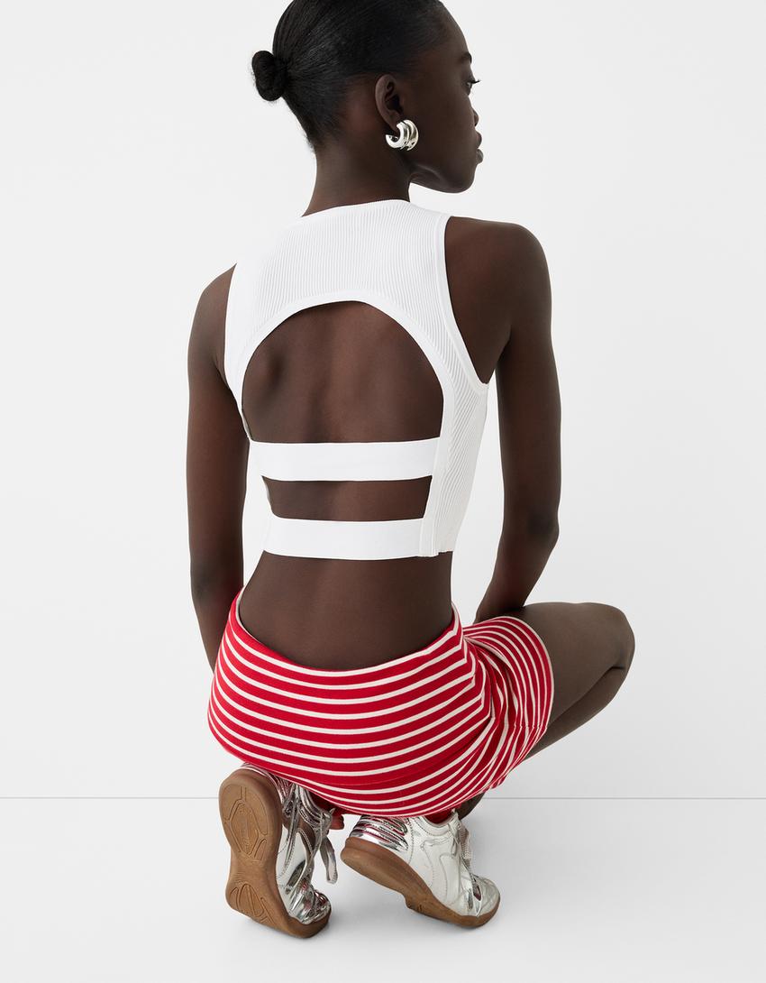 توب بفتحة وحمالات-أبيض-1