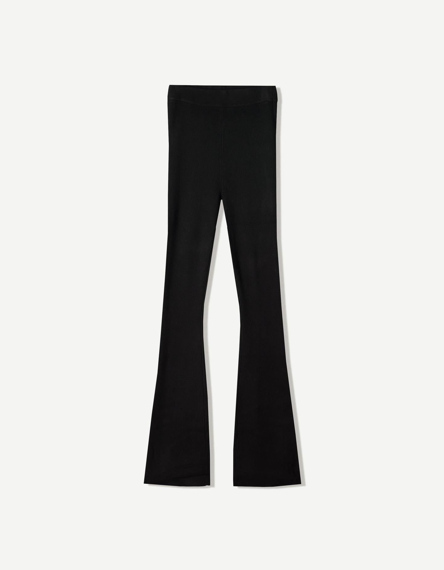 Bershka spodnie o kroju flare czarny