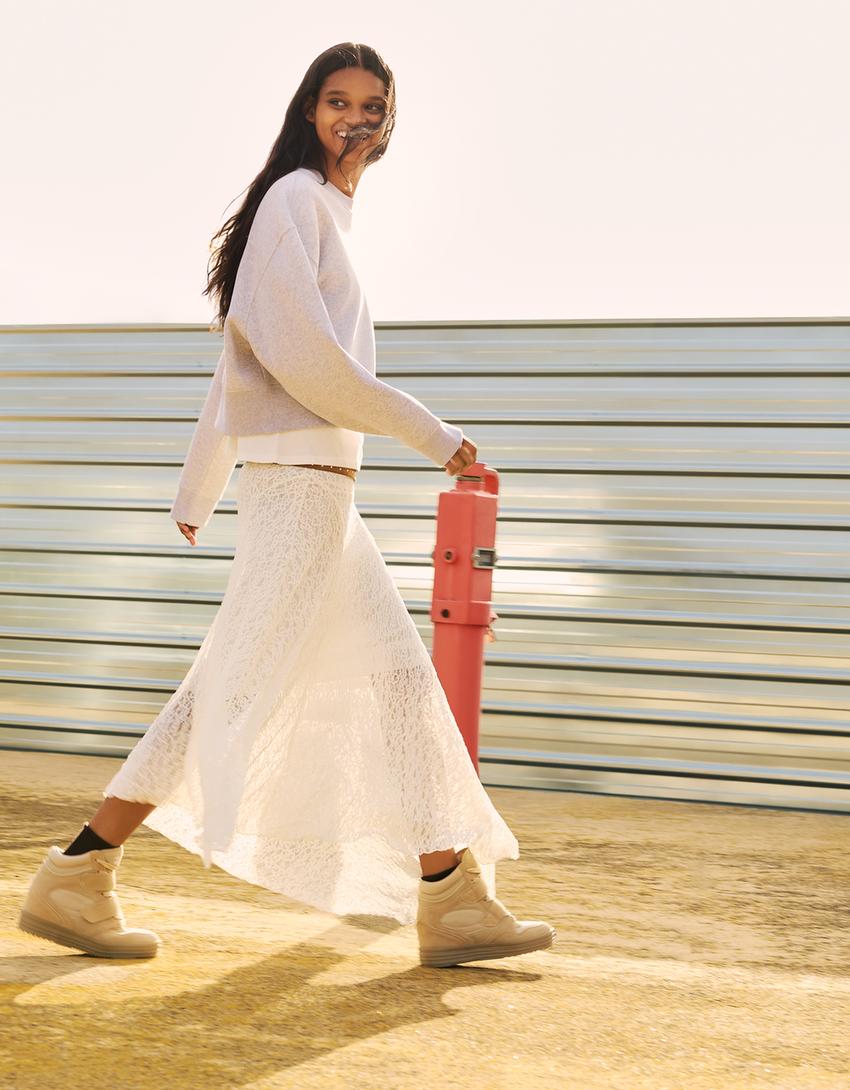 Lace-trimmed midi skirt-Cream-1