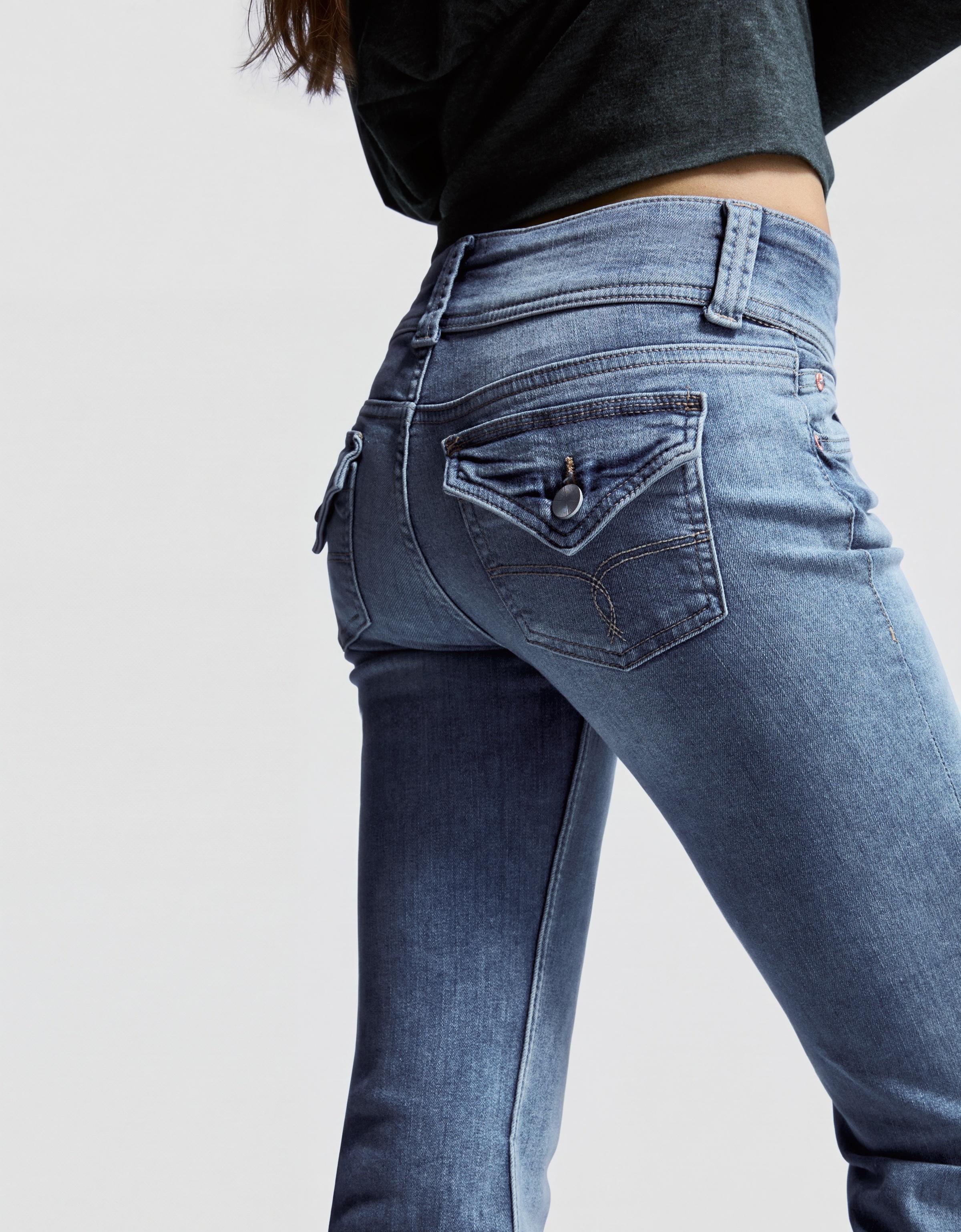 Low-rise boot-cut jeans — Light blue