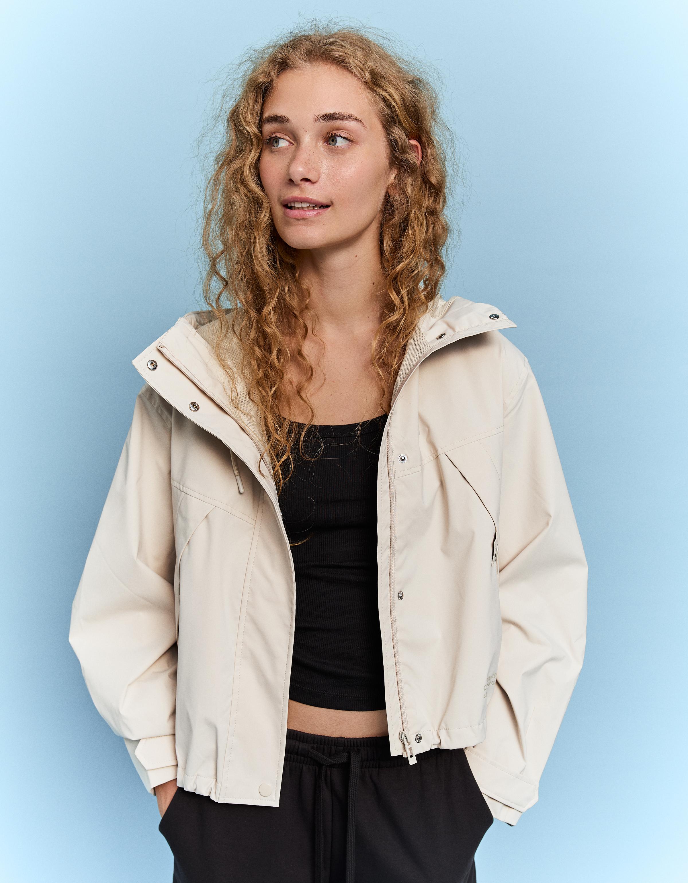 Su geçirmez teknik ceket - Kadın | Bershka