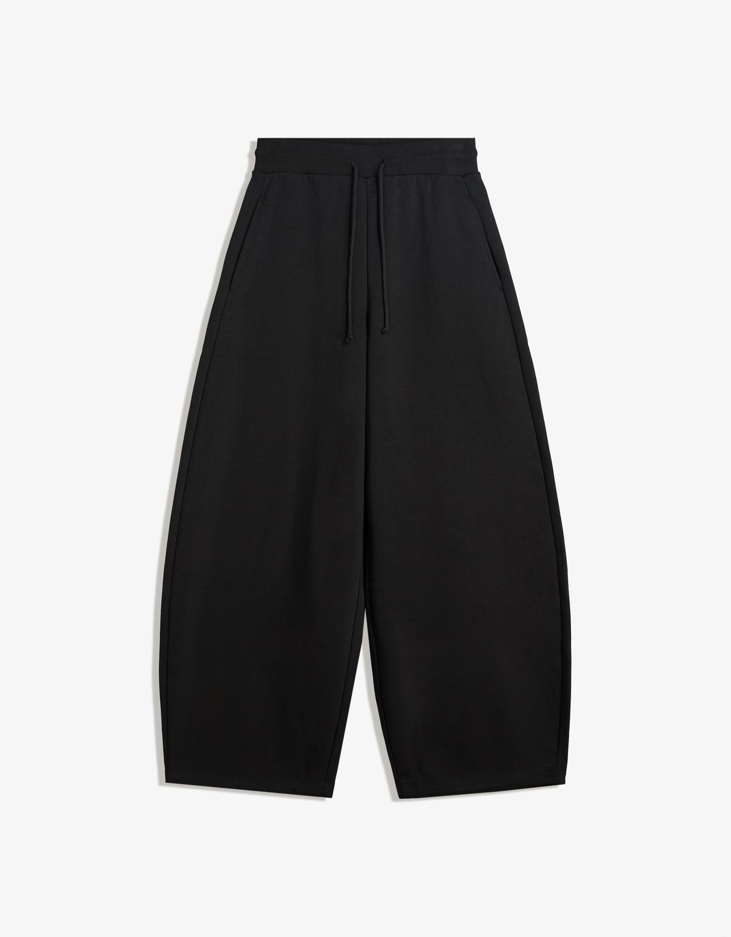 Bershka spodnie dresowe o kroju barrel czarny