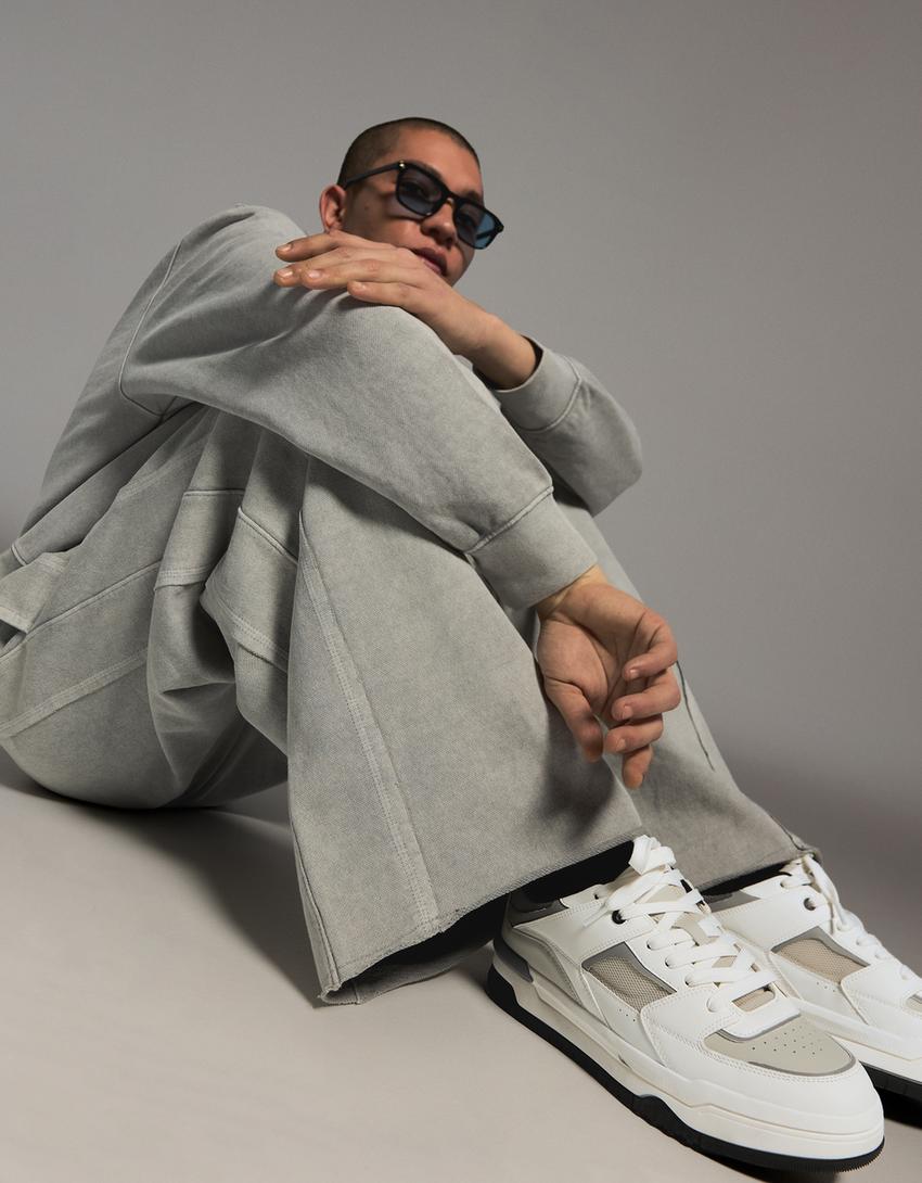 Sneaker mit dicker Sohle und mehreren Elementen-Kombiniert