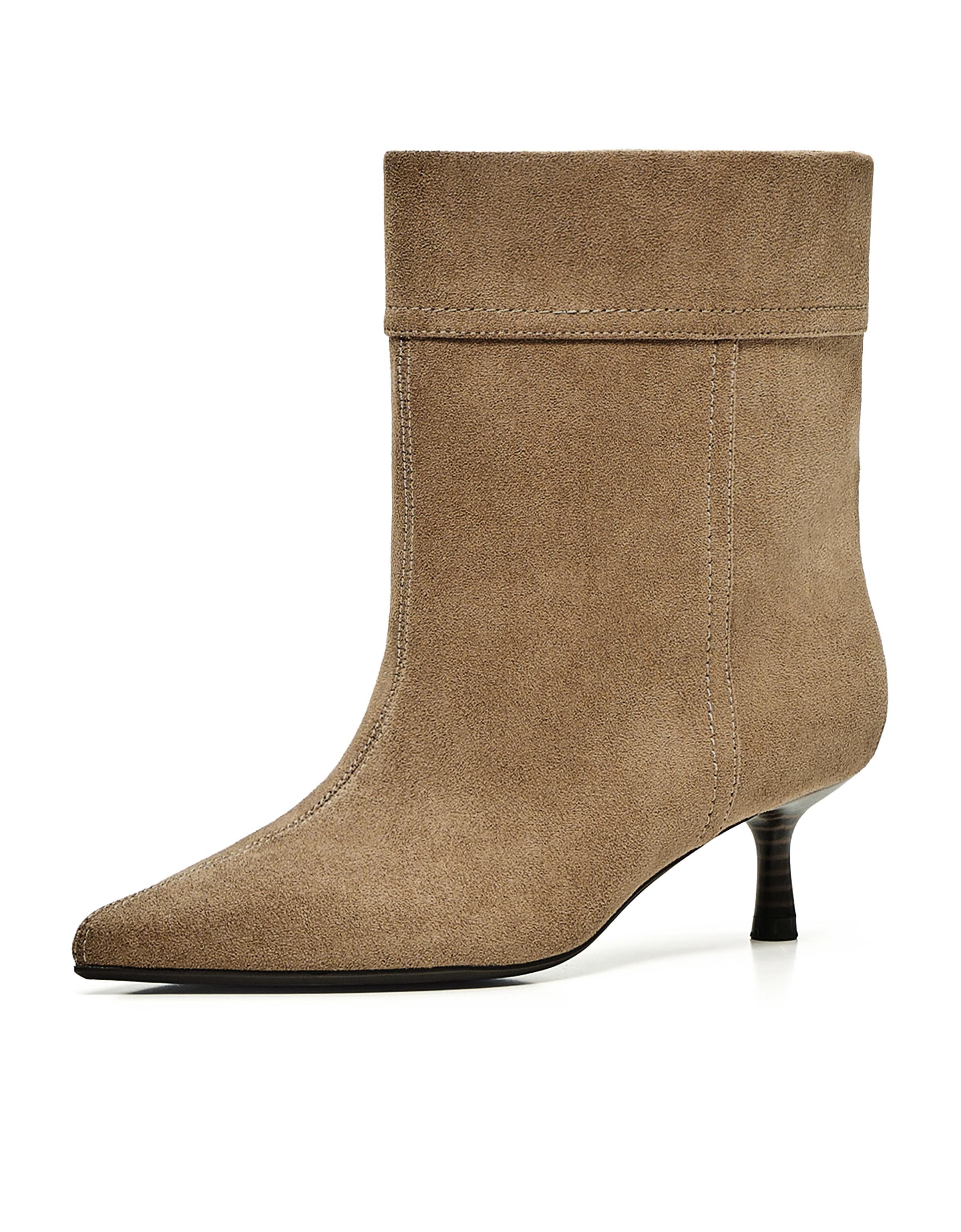 Fold-over heeled ankle boots — CAMEL