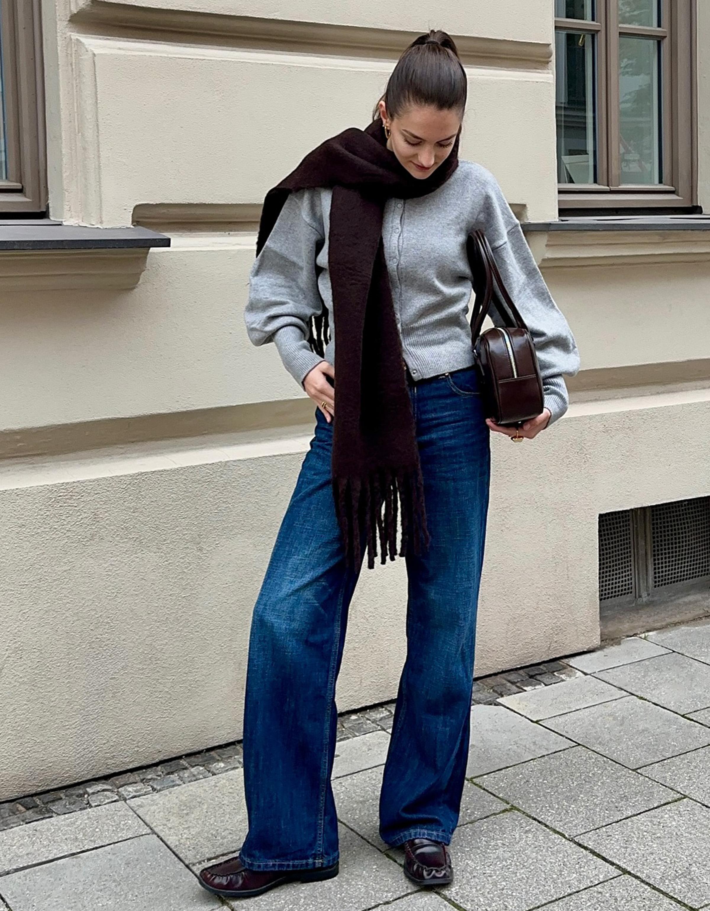Solid-coloured scarf — Brown