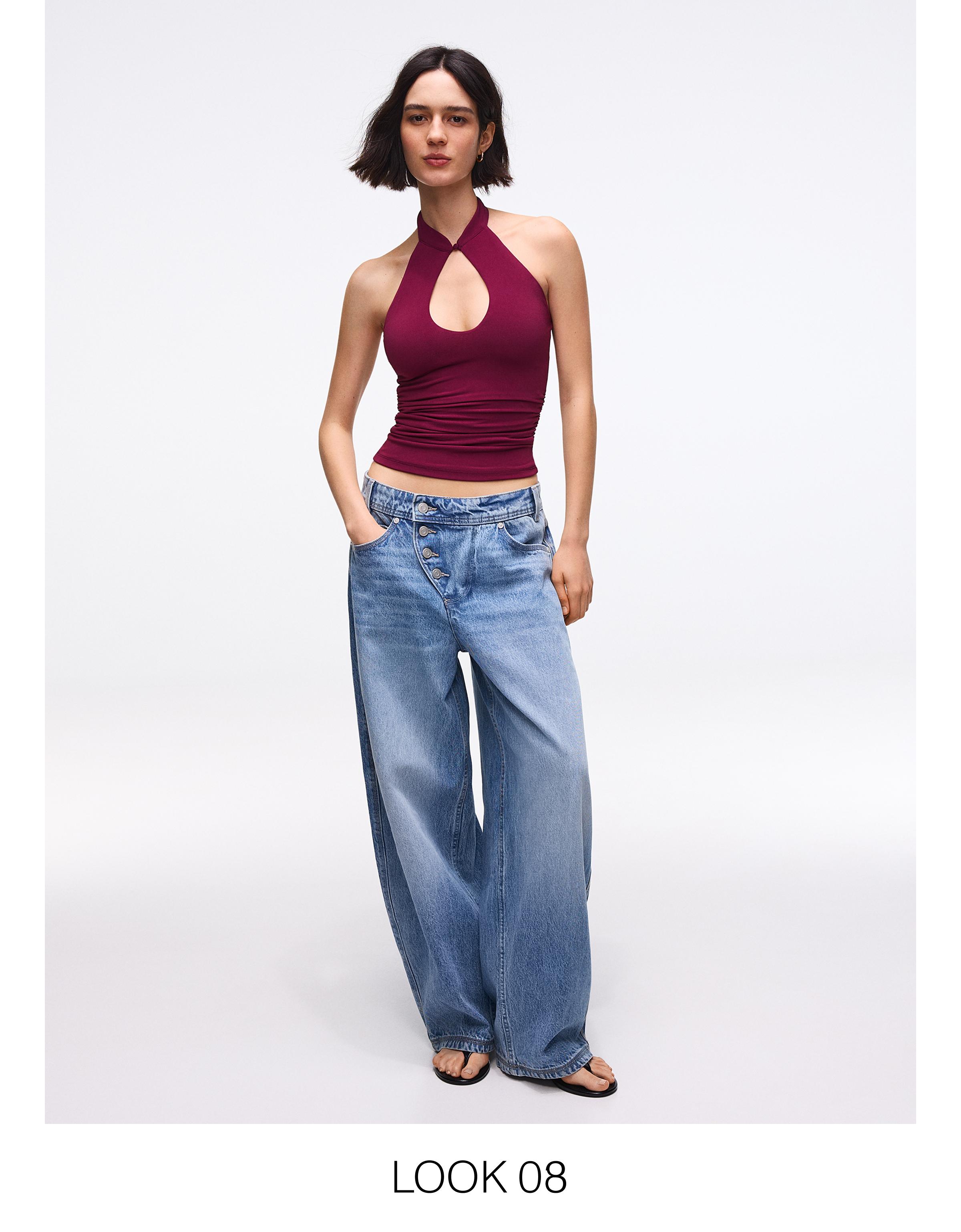 Open neckline halter top — Red